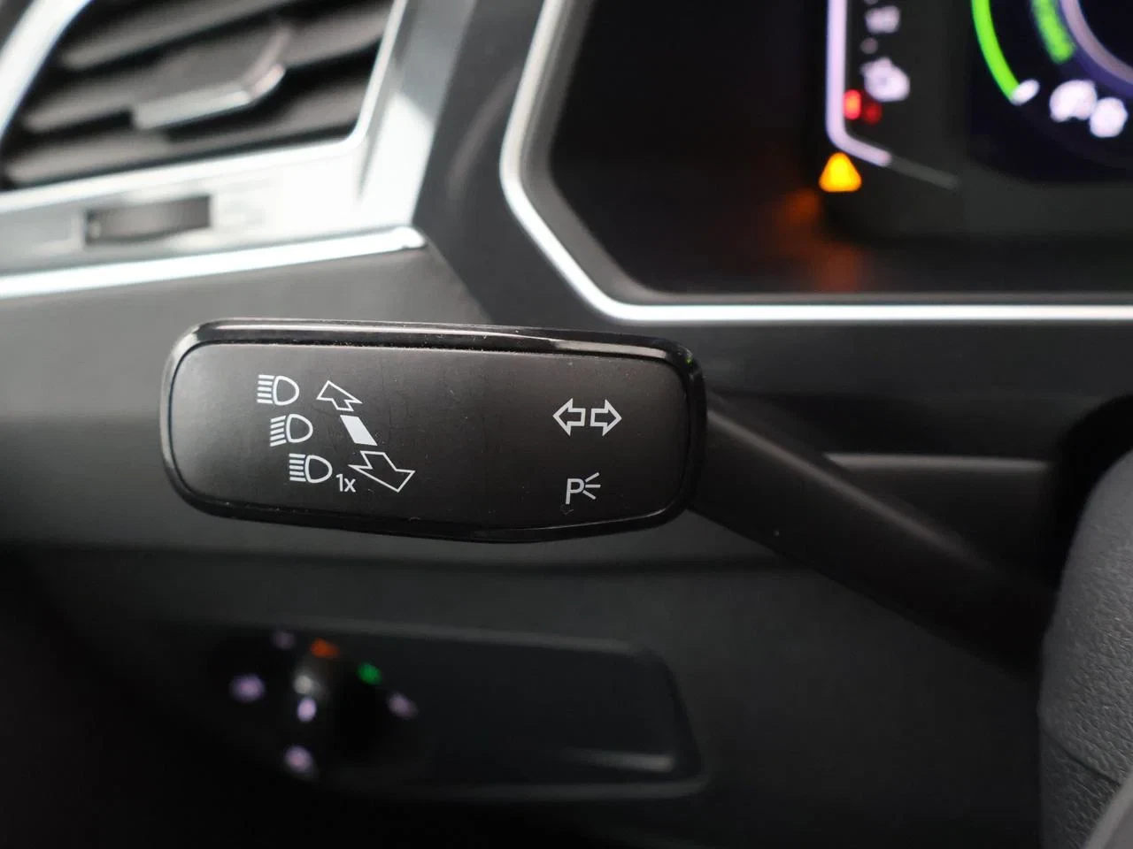 Volkswagen-Tiguan-image-19