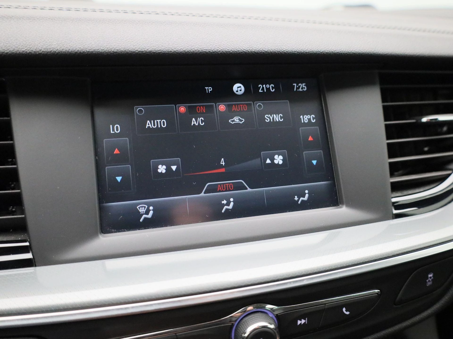 Opel-Insignia-image-19