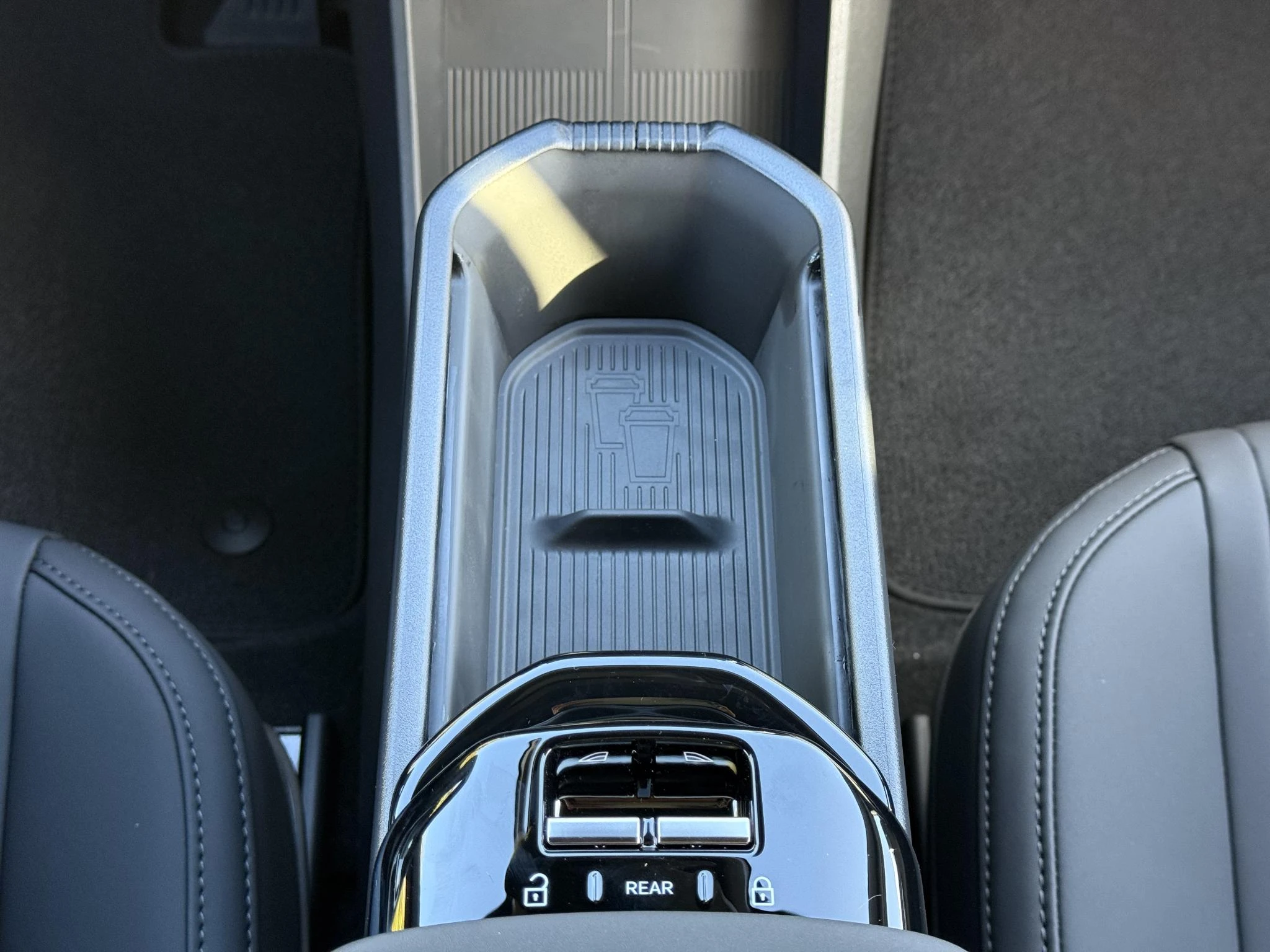 Volvo-EX30-image-24