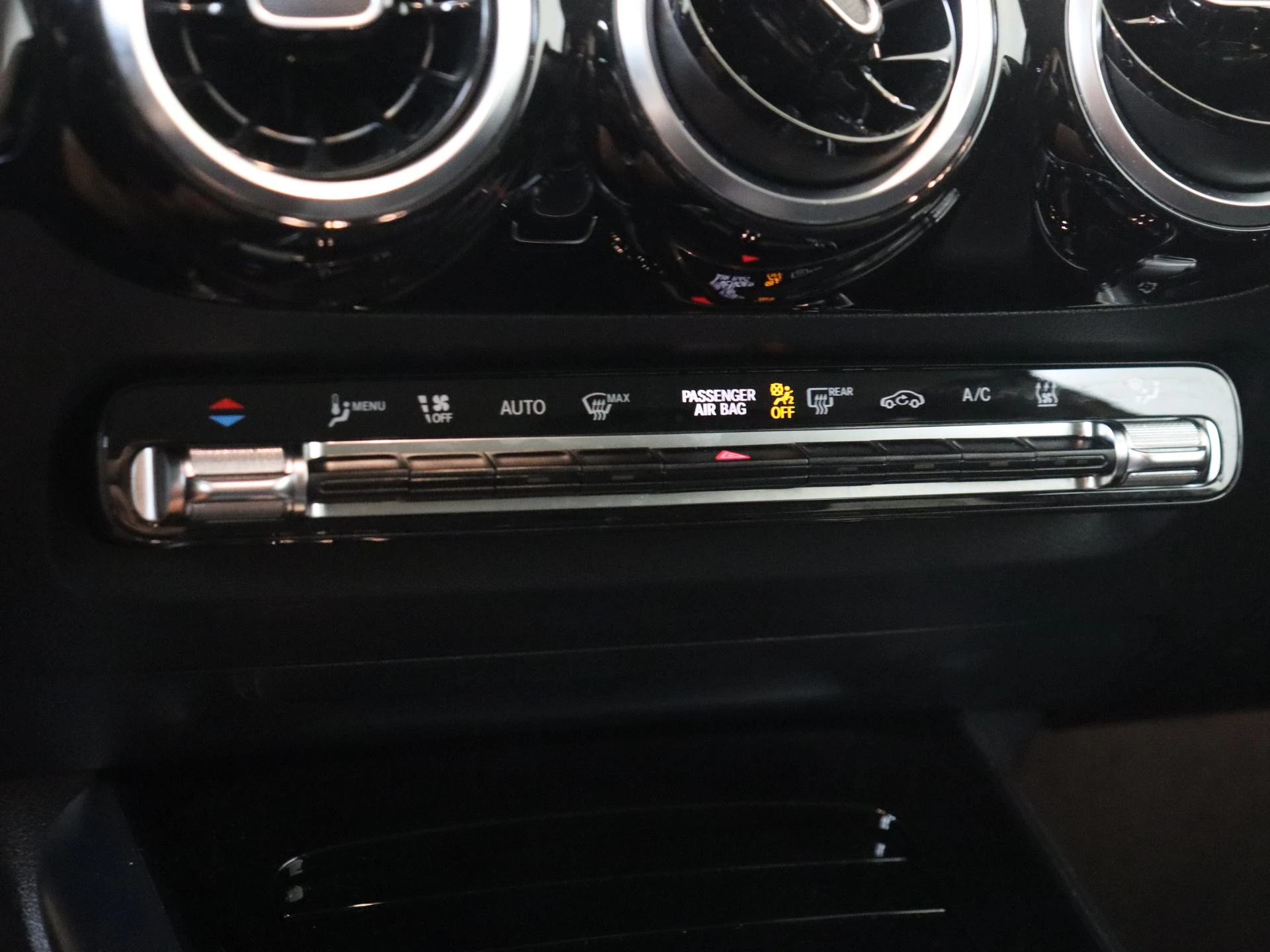 Mercedes-Benz-B-Klasse-image-20
