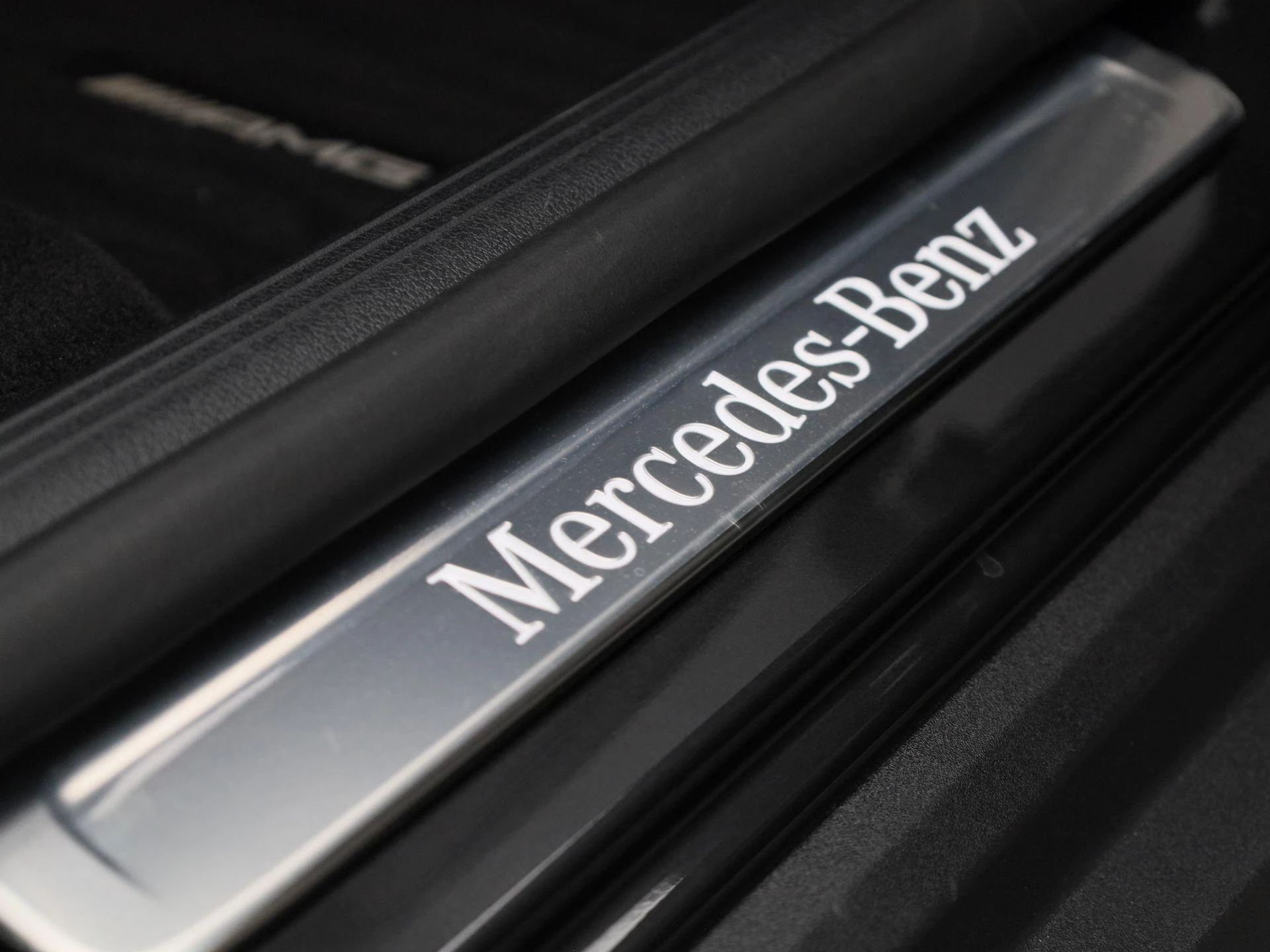 Mercedes-Benz-GLC-image-37