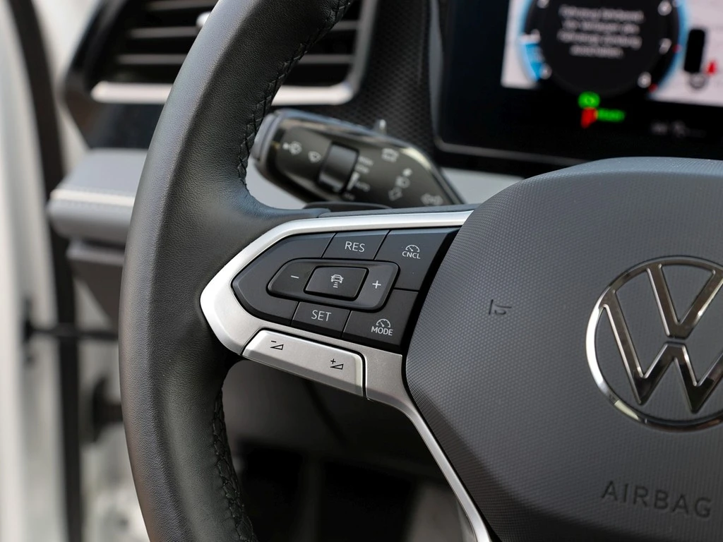 Volkswagen-Passat-image-14