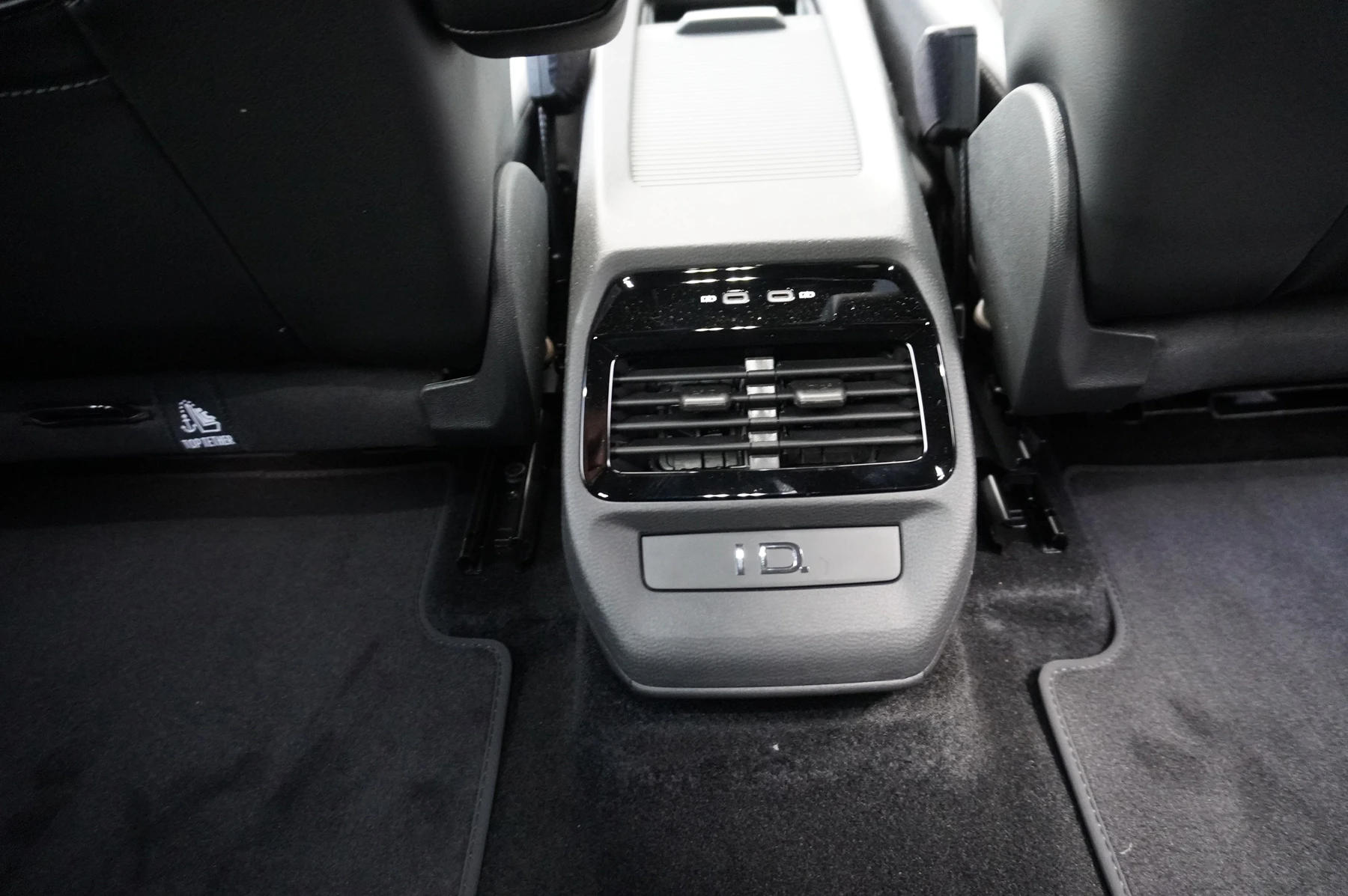 Volkswagen-ID.4-image-38