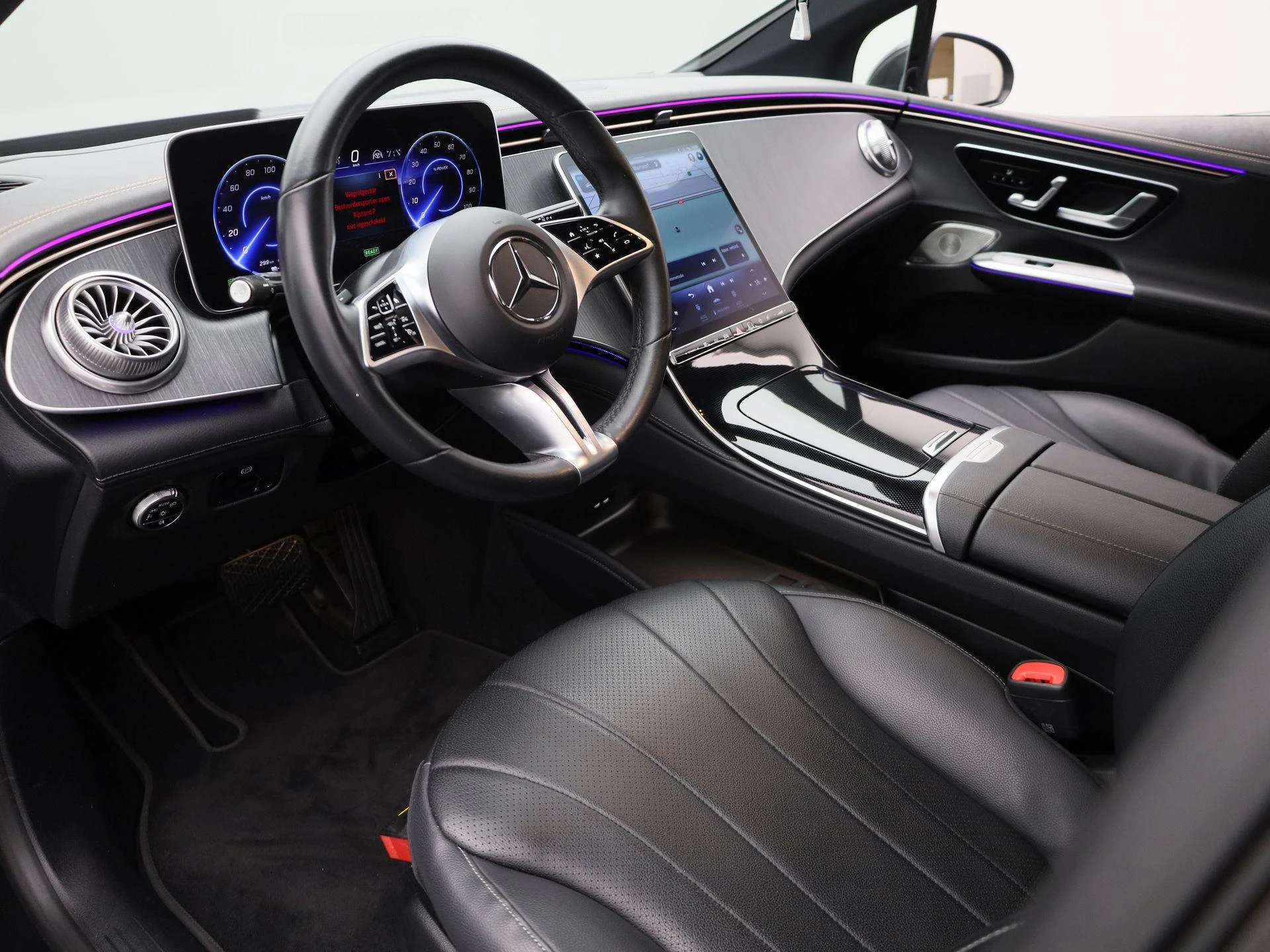 Mercedes-Benz-EQE-image-20
