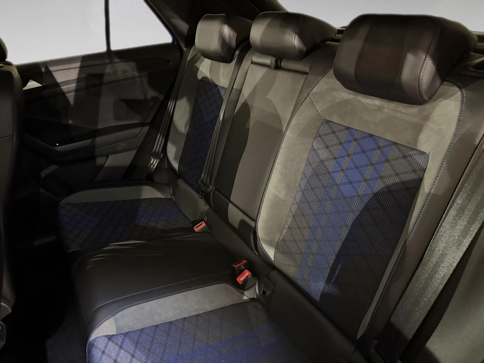 Volkswagen-T-Roc-image-10