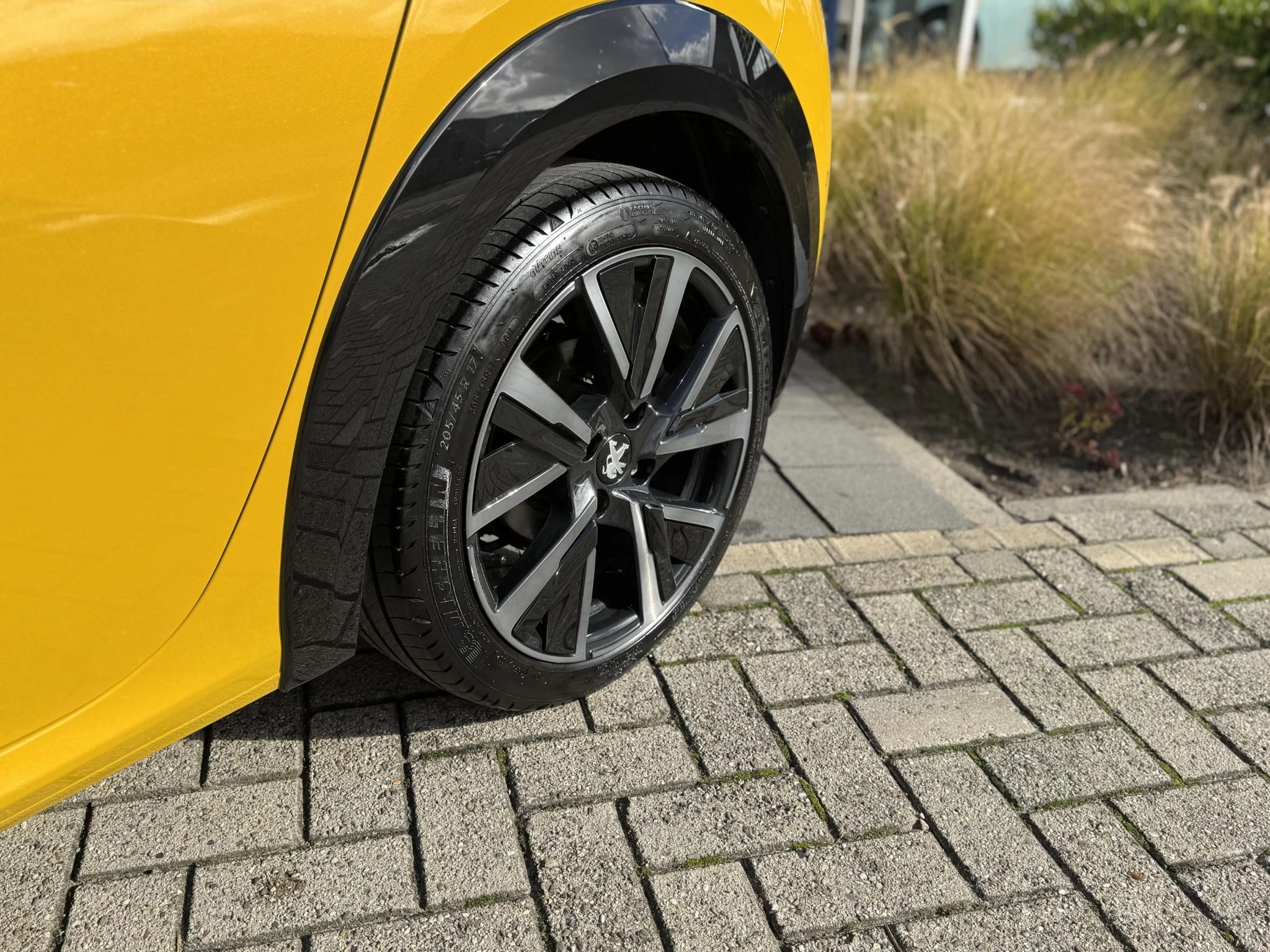 Peugeot-208-image-12
