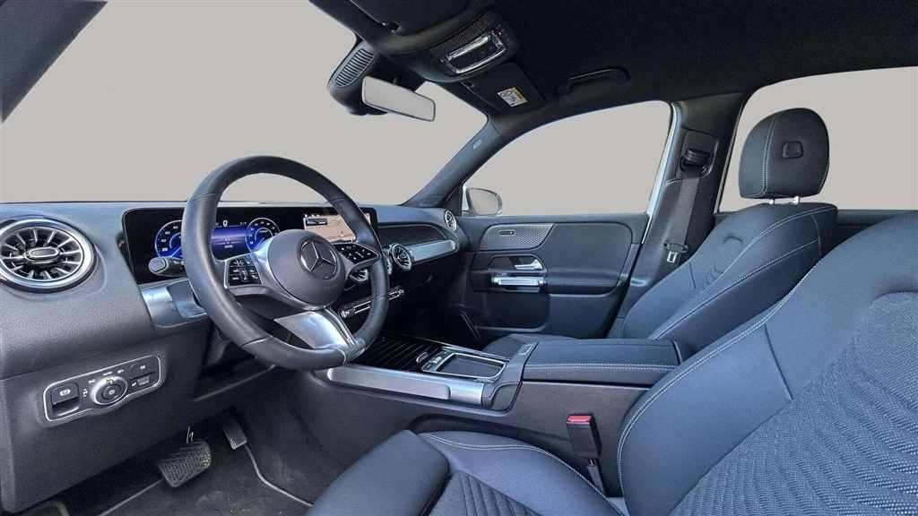 Mercedes-Benz-EQB-image-9