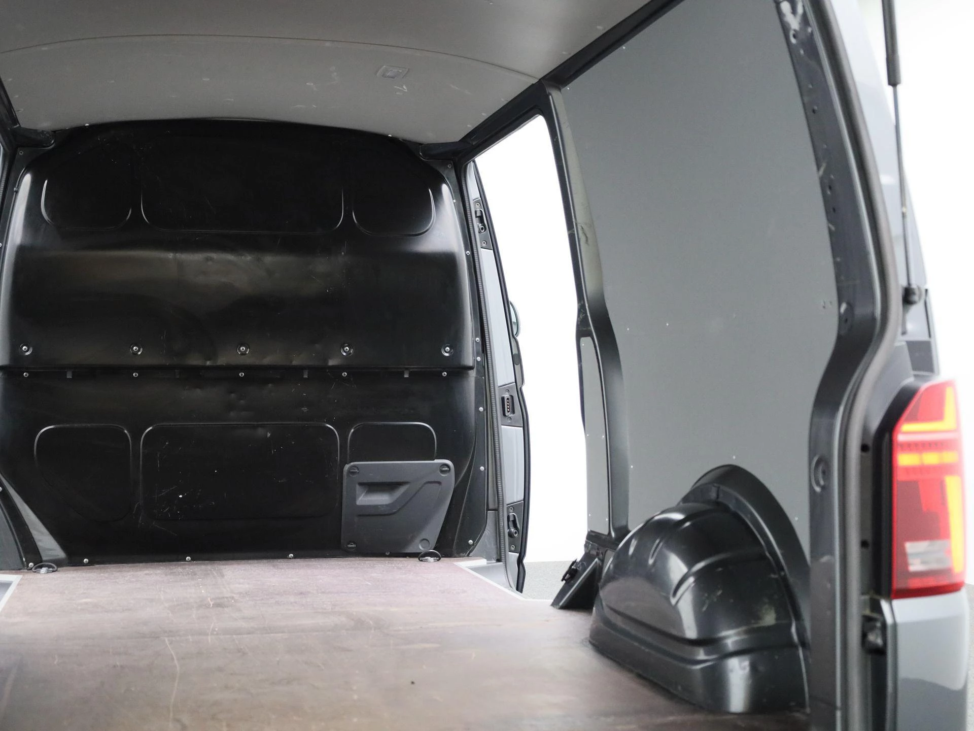 Volkswagen Transporter 2.0 TDI L2H1 204PK