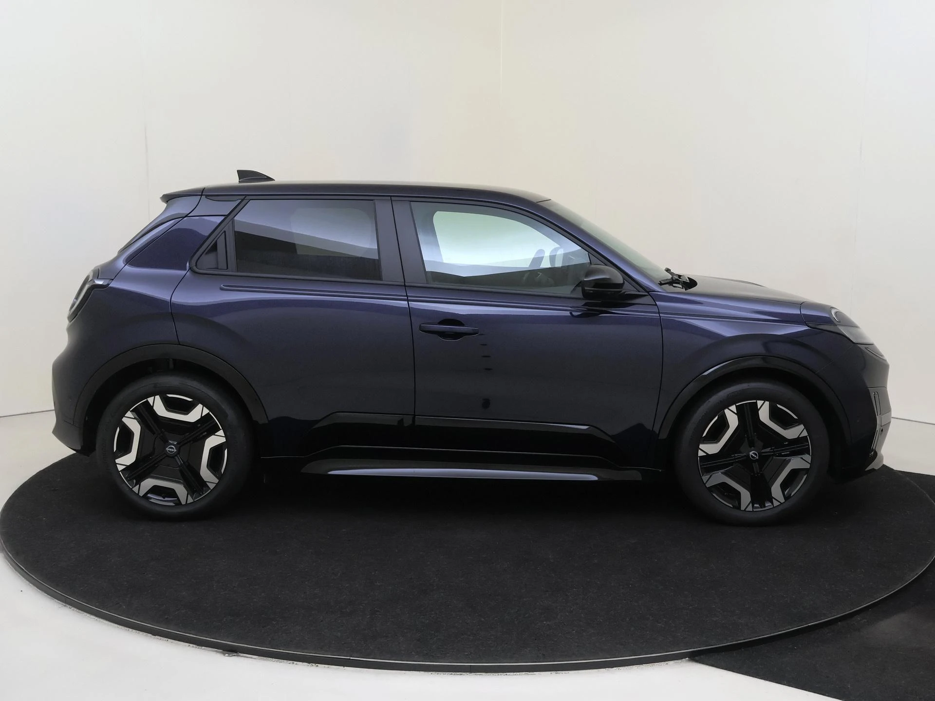Nissan-Micra-image-8
