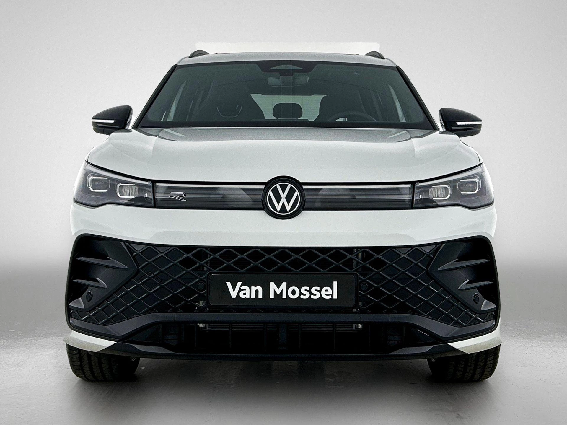 Volkswagen-Tiguan-image-4