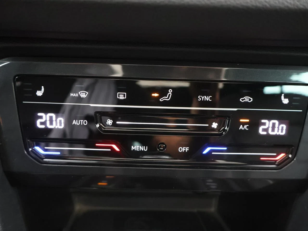 Volkswagen Tiguan eHybrid (PHEV) Tiguan eHybrid 1.4 TSI 150pk R-Line AUTOMAAT*NAVI*PANO*ADAPTIVE*TREKHAAK