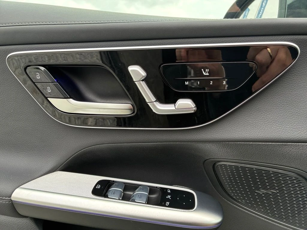 Mercedes-Benz-GLC 220 d-image-8