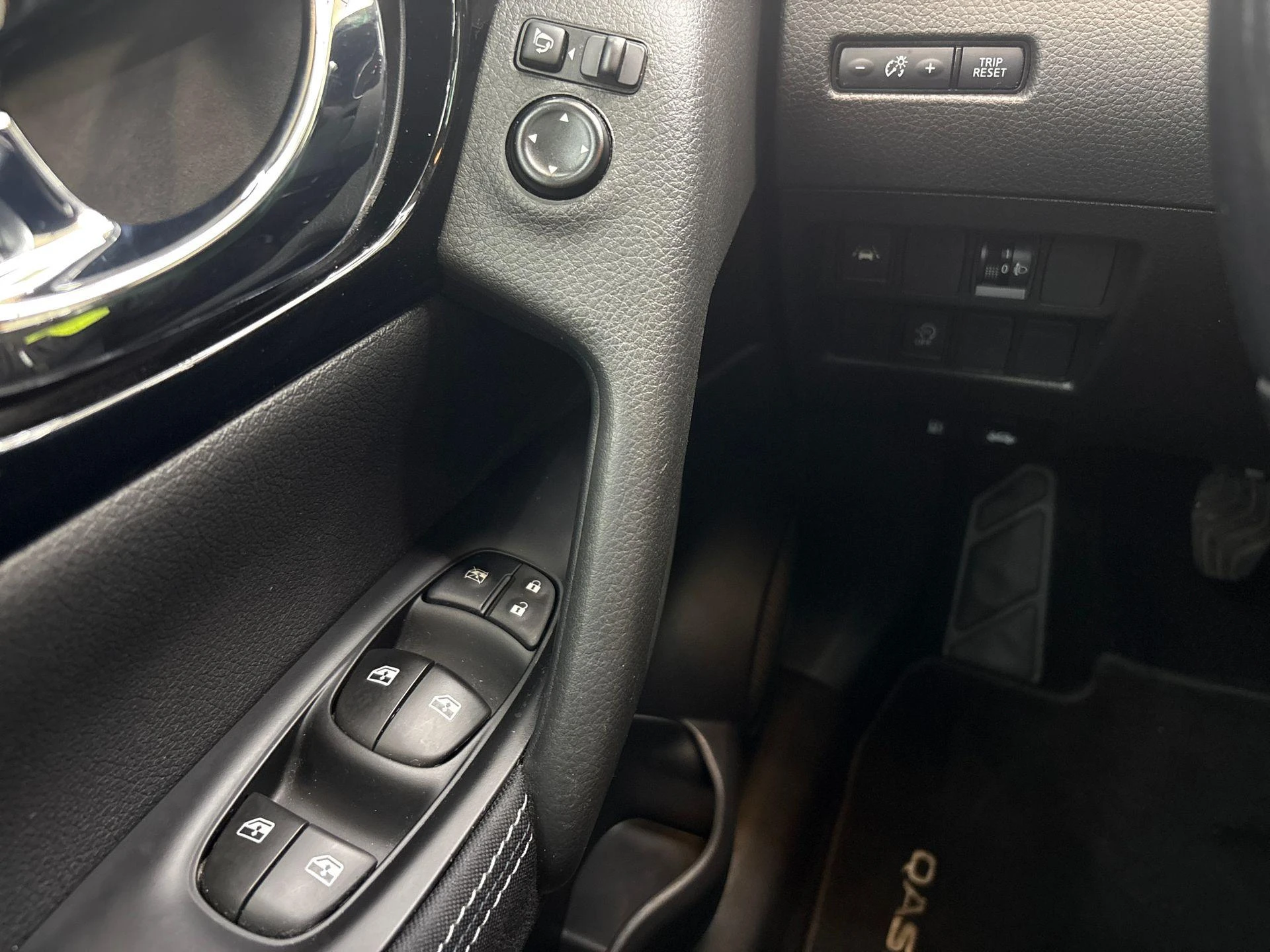 Nissan-QASHQAI-image-28