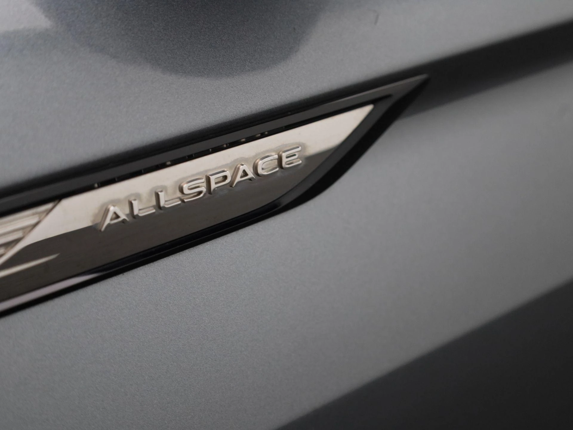 Volkswagen-Tiguan Allspace-image-15