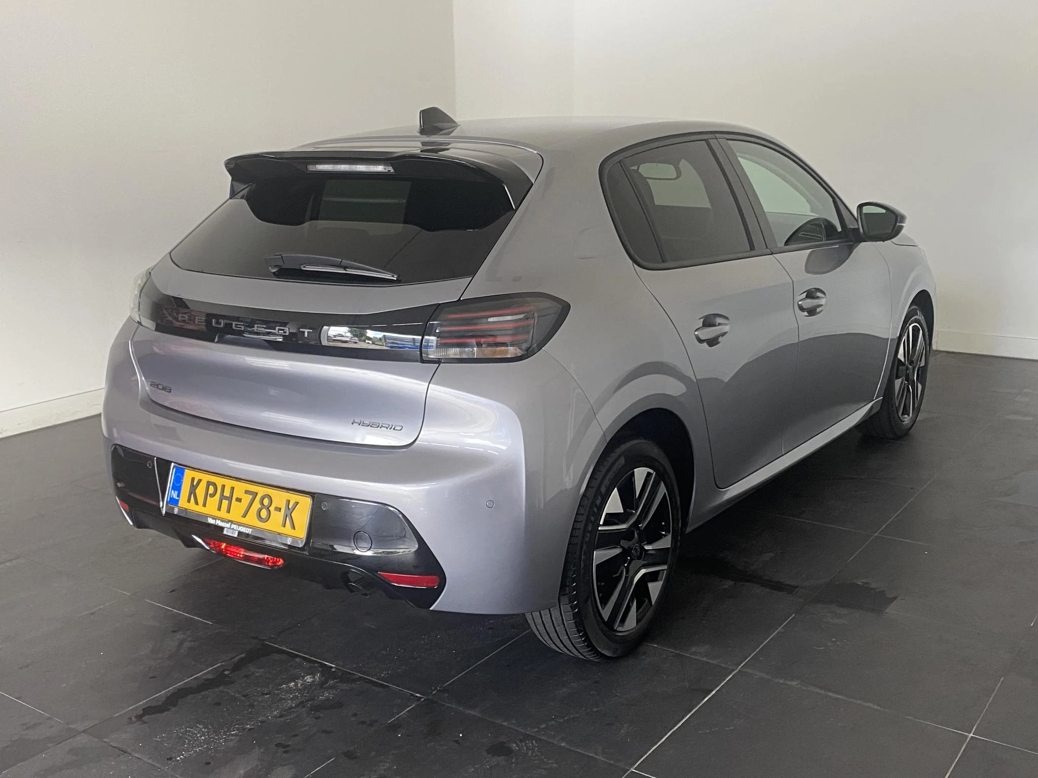 Peugeot-208-image-1