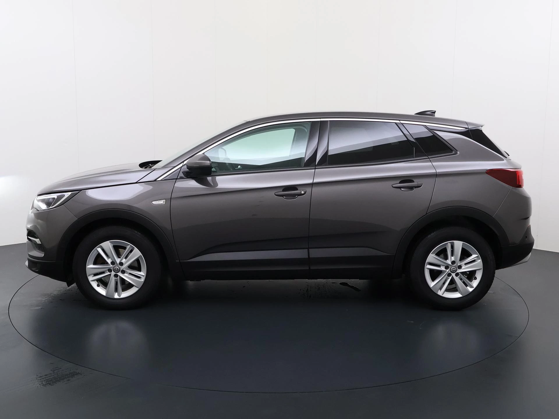 Opel-Grandland X-image-3