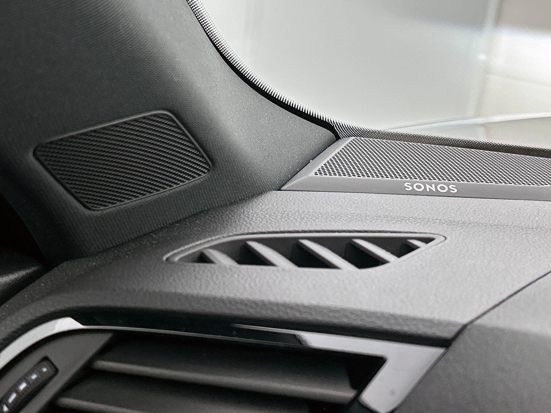Audi-Q3-image-15