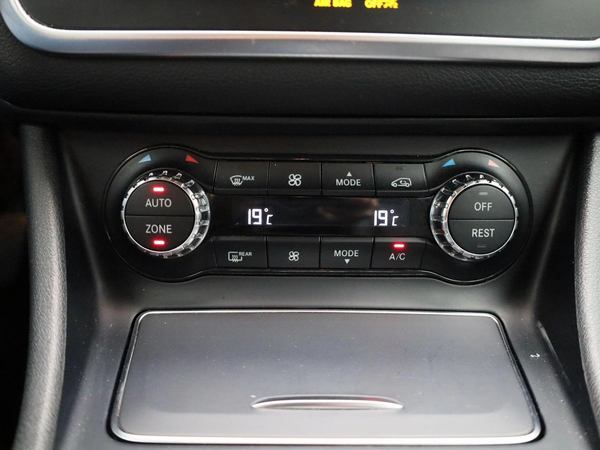 Mercedes-Benz-GLA-image-18