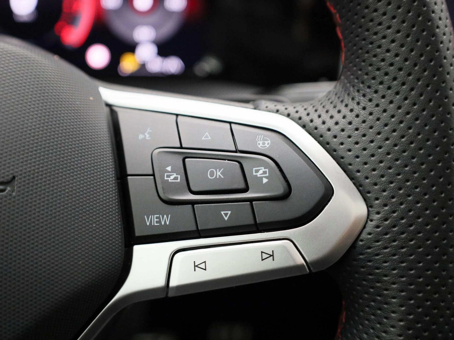 Volkswagen-Golf-image-28