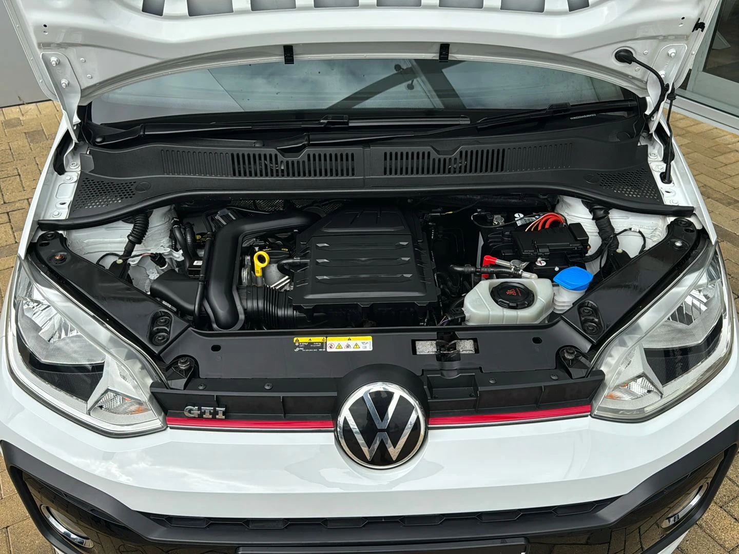 Volkswagen-up!-image-13