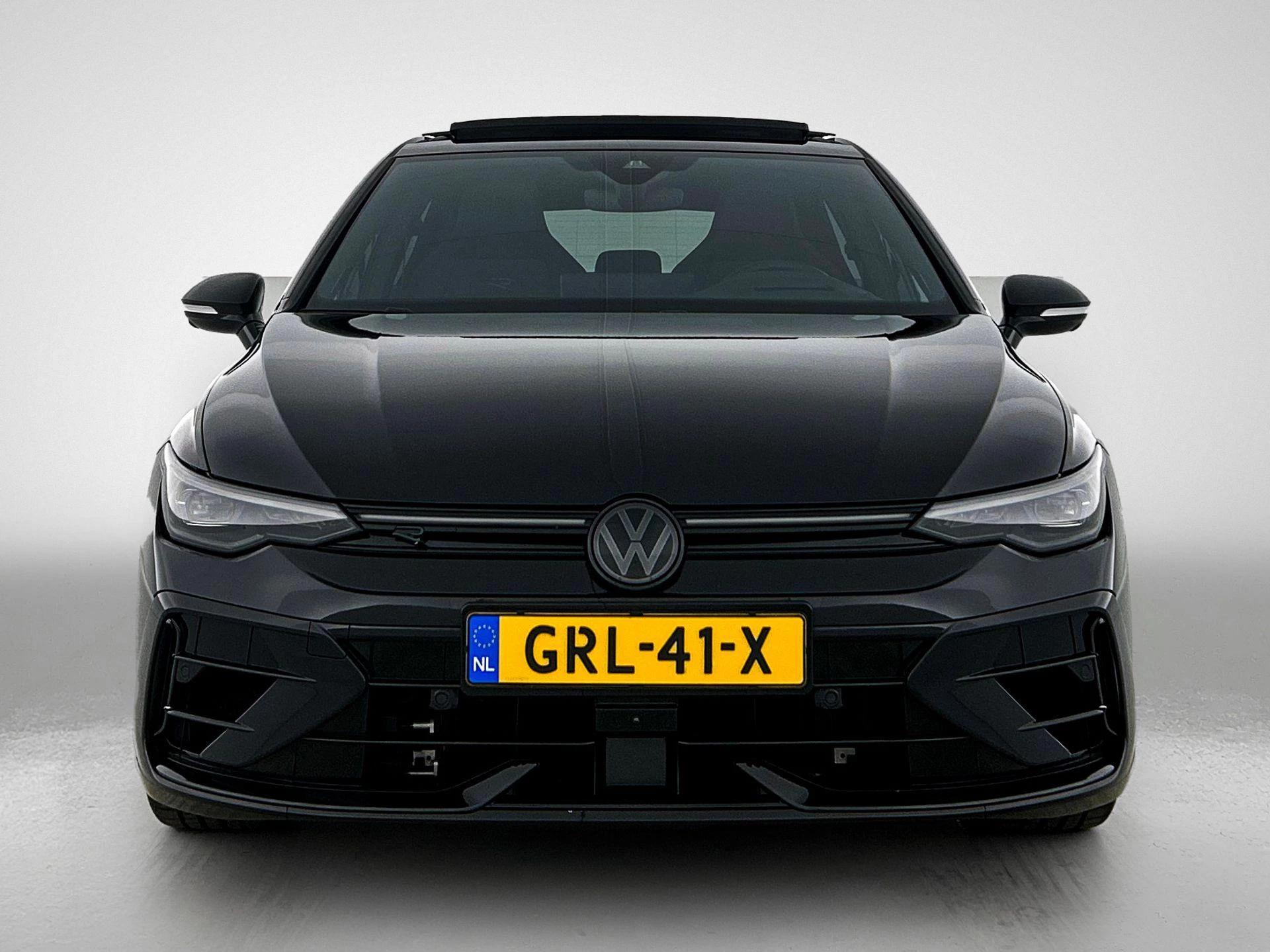 Volkswagen-Golf-image-4