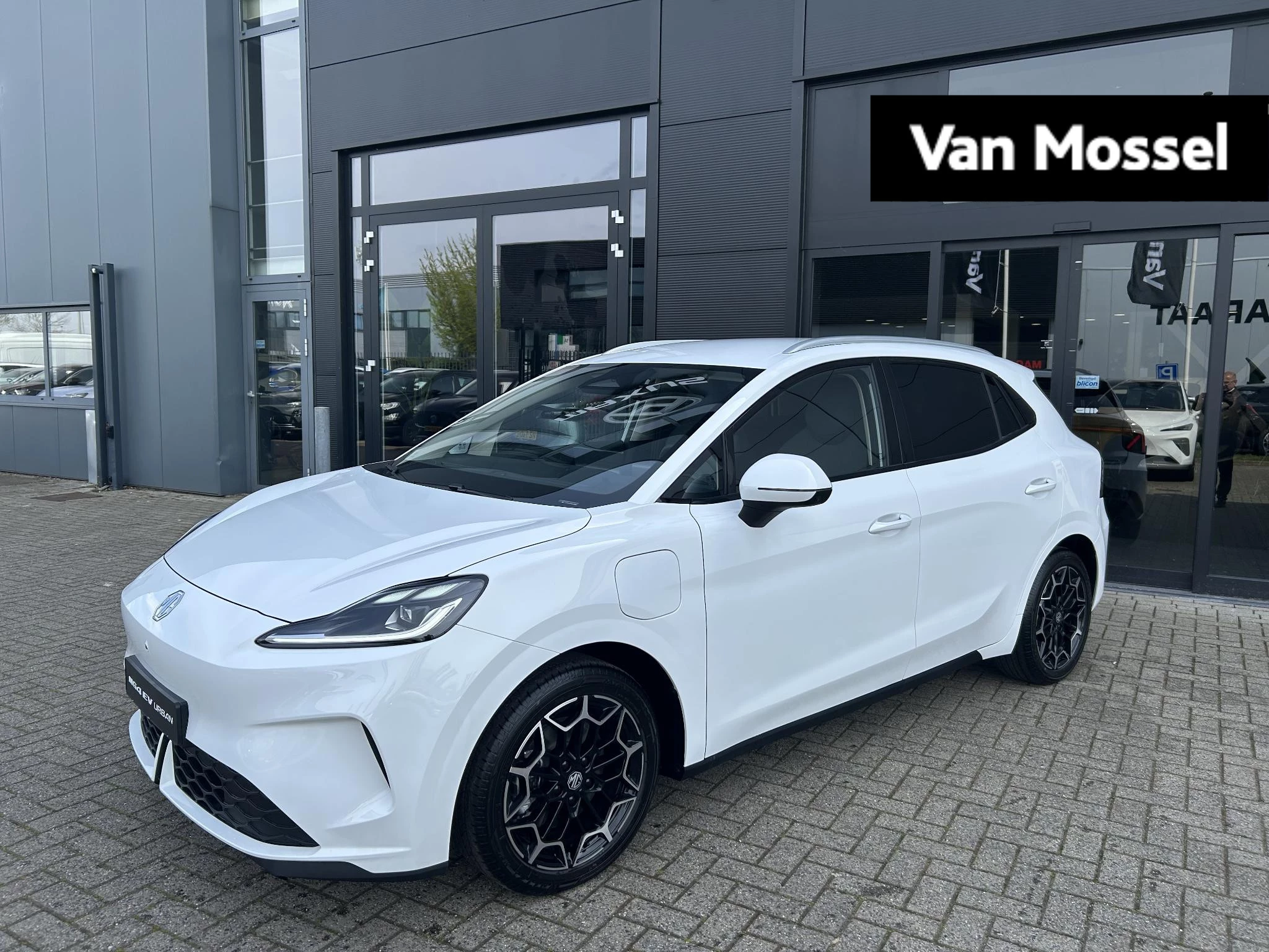 MG-MG4 EV Urban-image-0