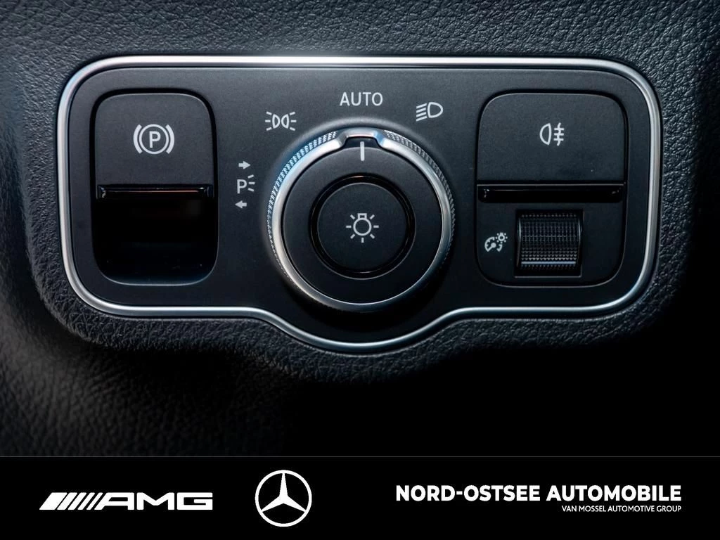 Mercedes-Benz-GLA-image-12