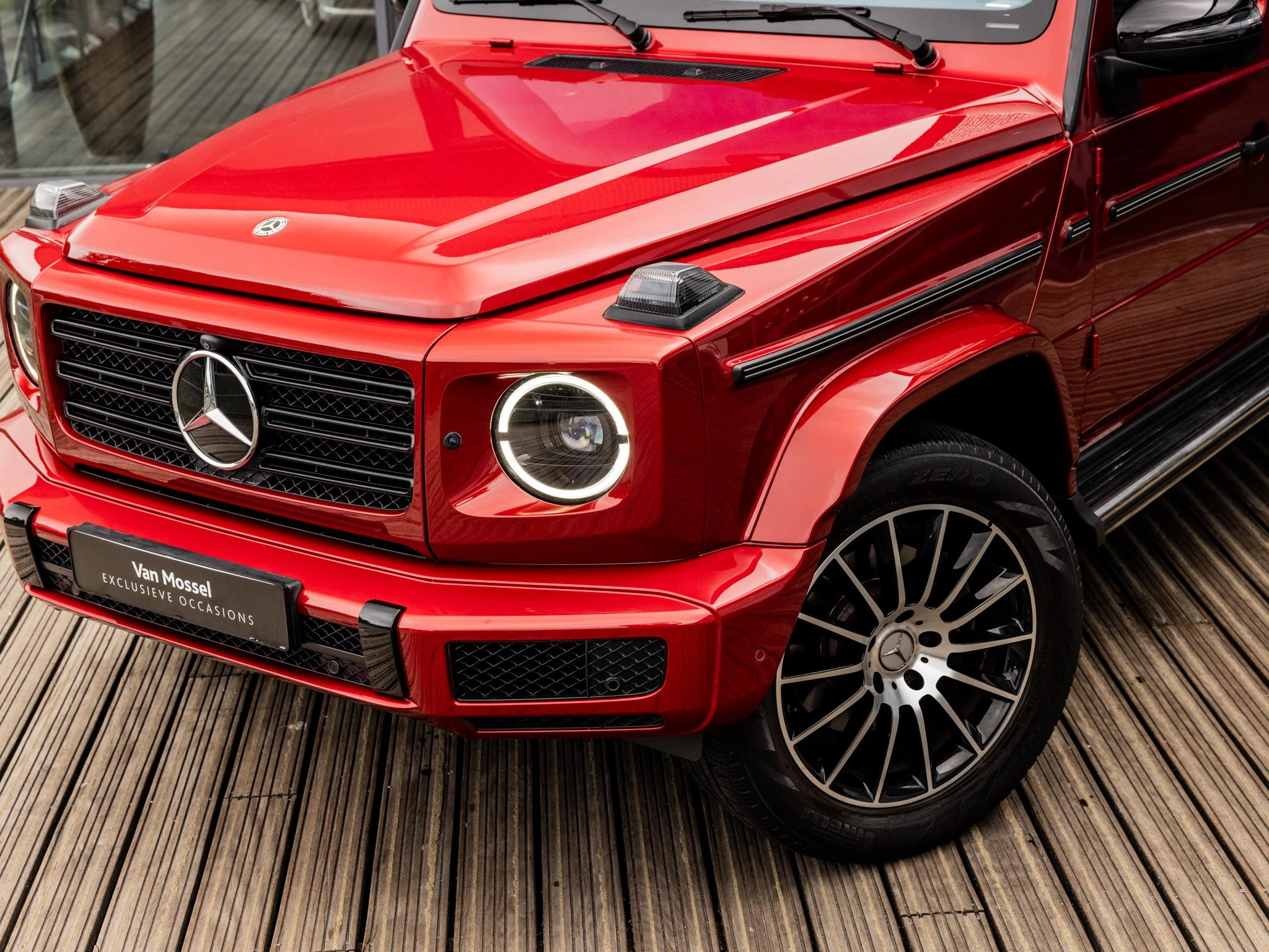 Mercedes-Benz-G-Klasse-image-6