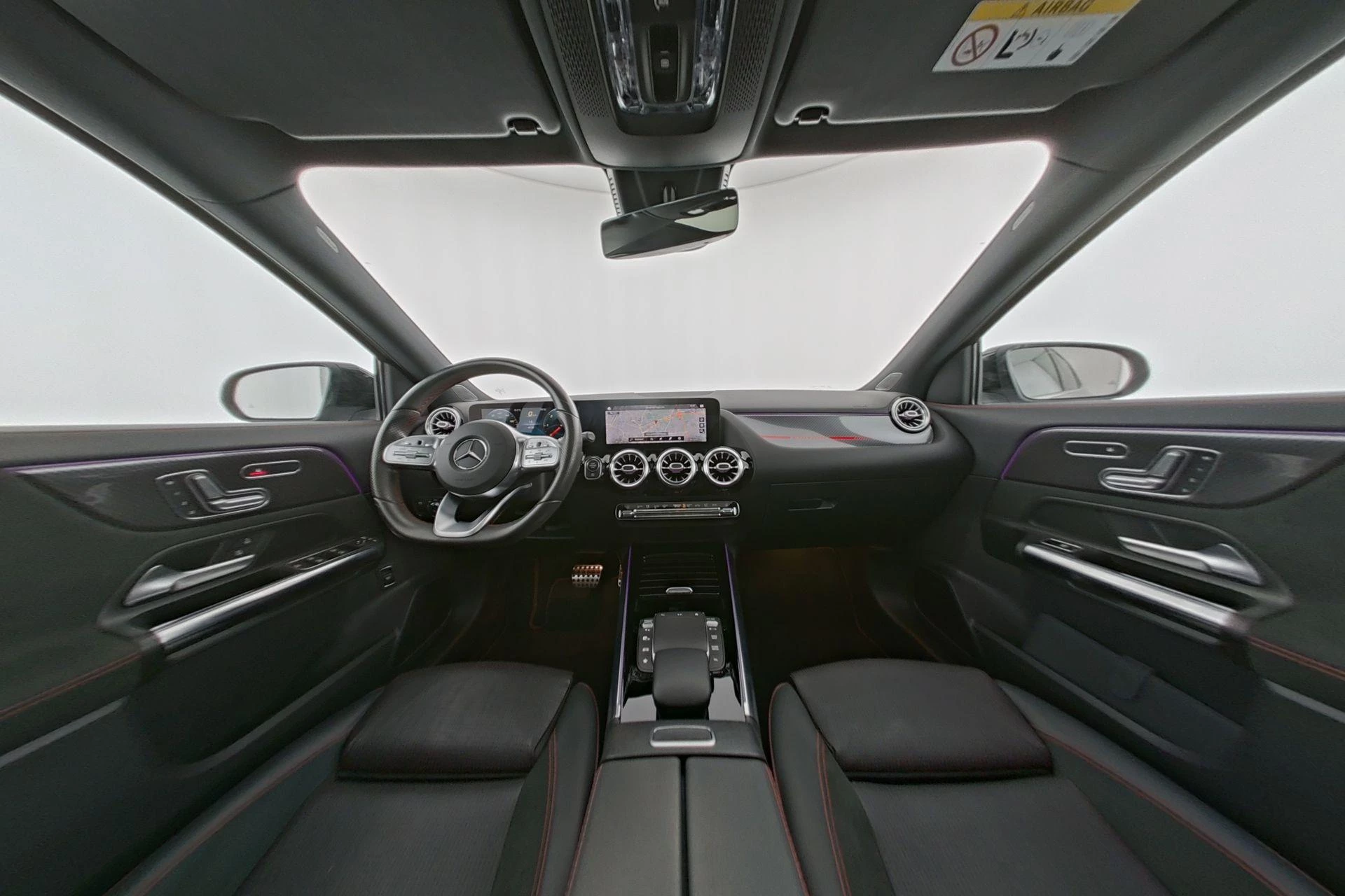 Mercedes-Benz GLA 180 d AMG Line + SPECIAL EDITION + LEDER + PANO + MULTIBEAM +