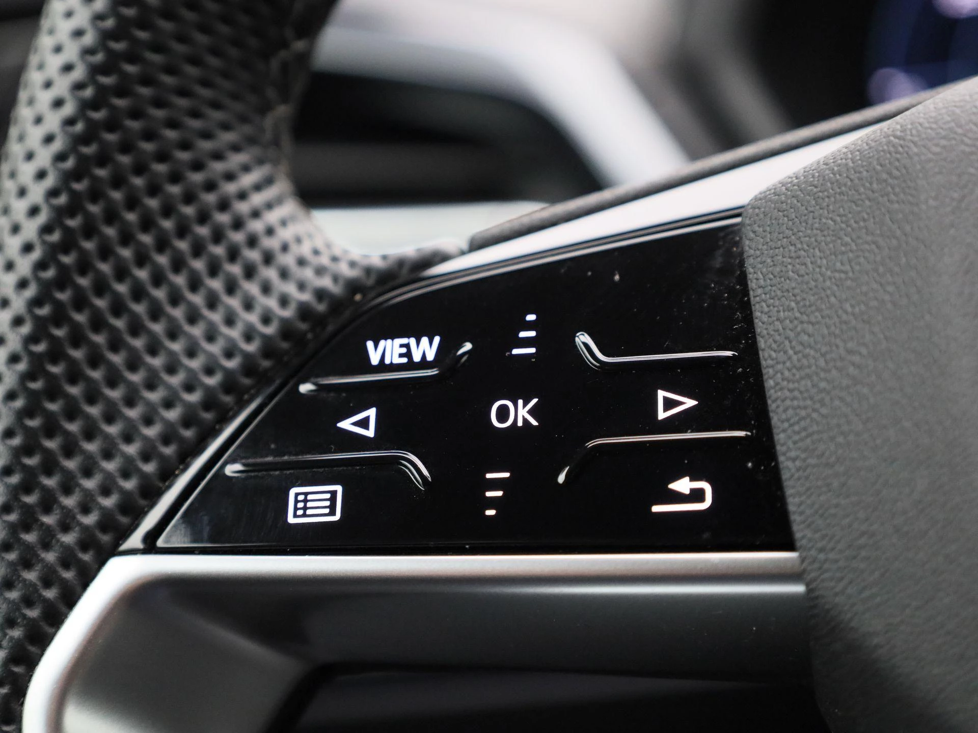 Audi-Q4 e-tron-image-18