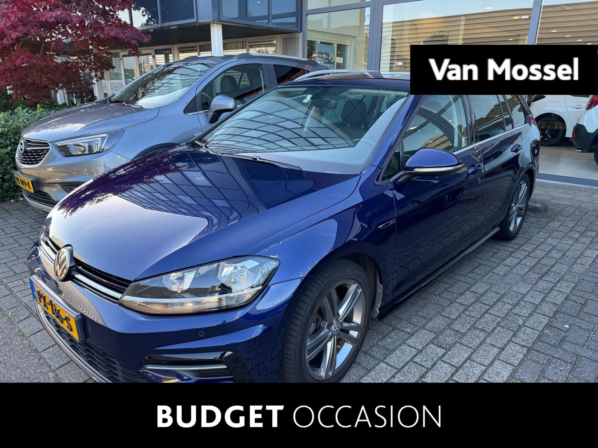 Volkswagen-Golf-image-0