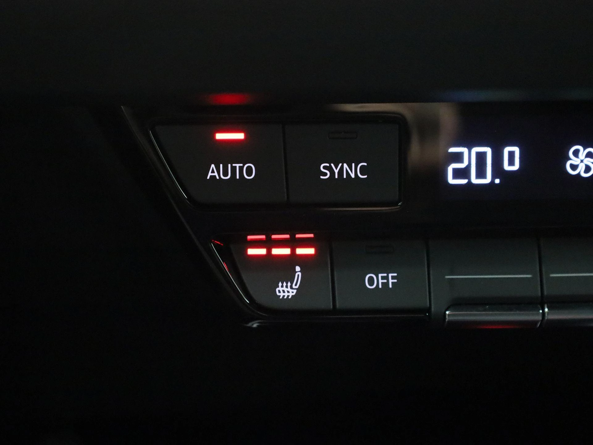 Audi-Q4 e-tron-image-24