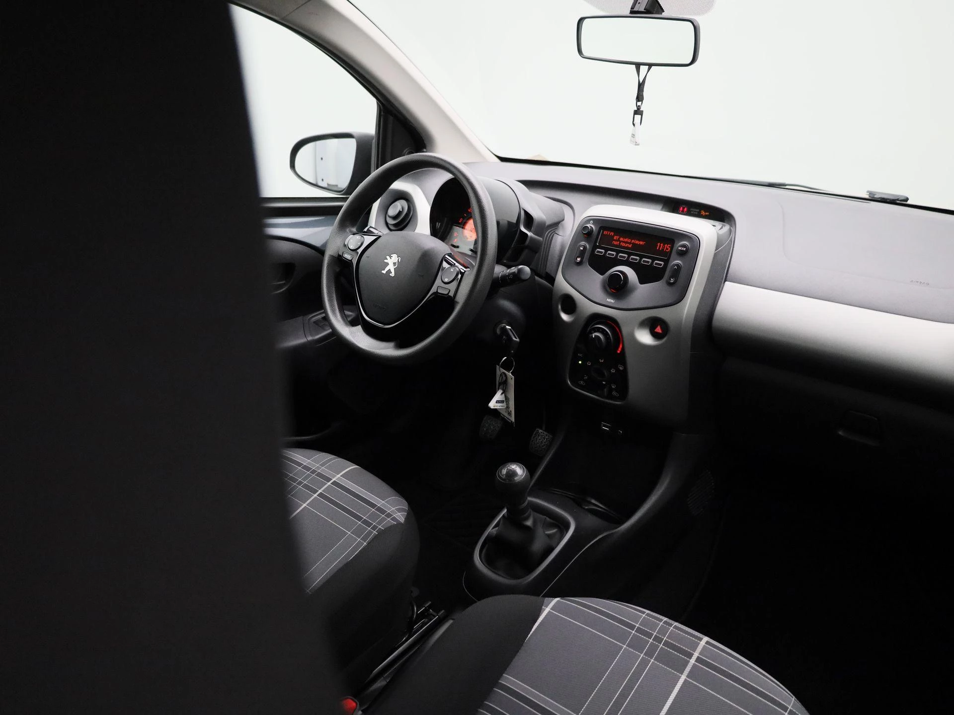 Peugeot-108-image-28