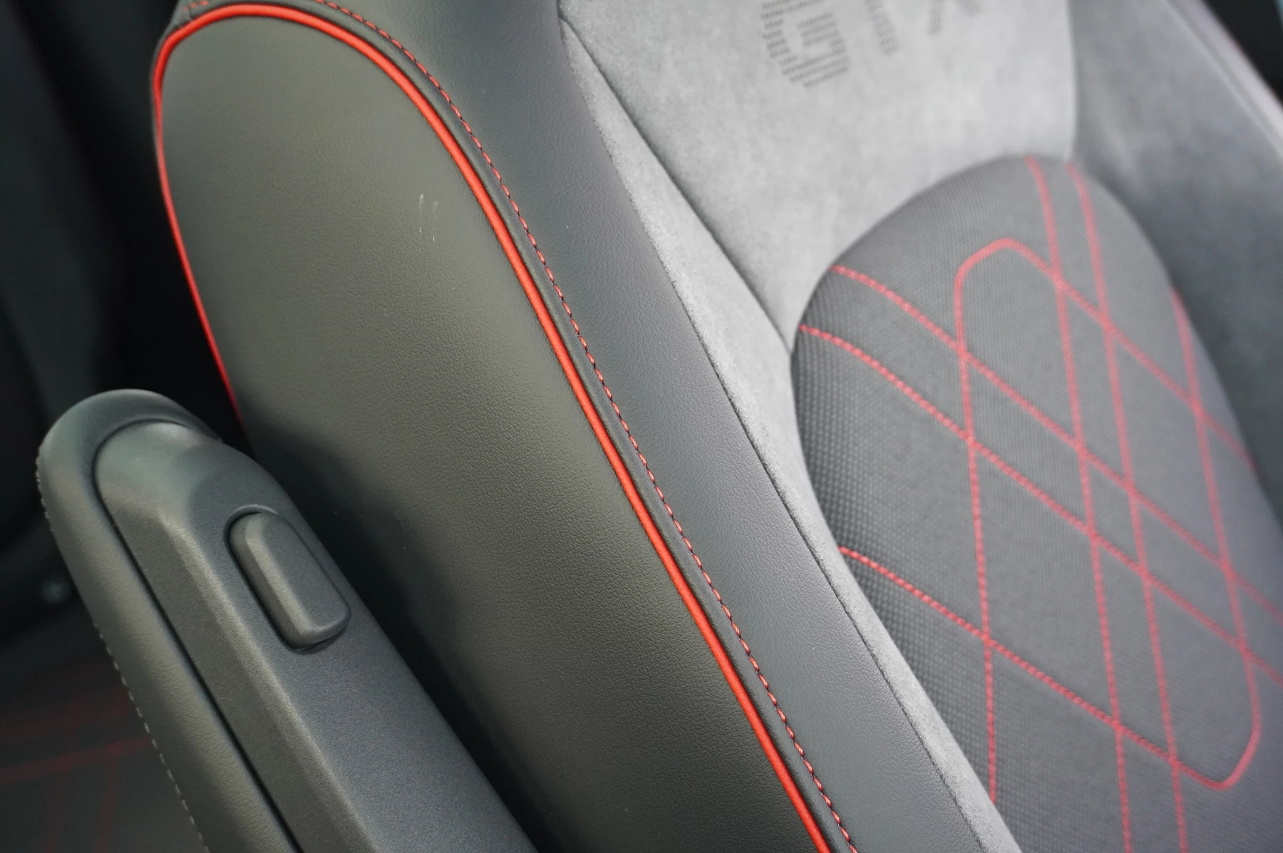 Volkswagen-ID. Buzz-image-40