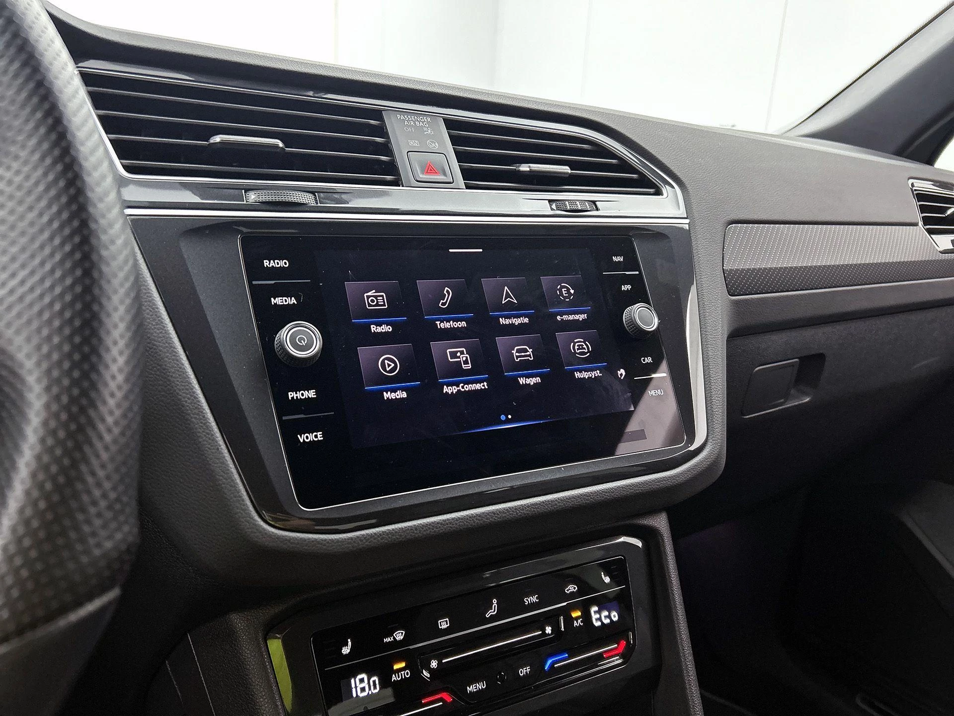 Volkswagen-Tiguan-image-6