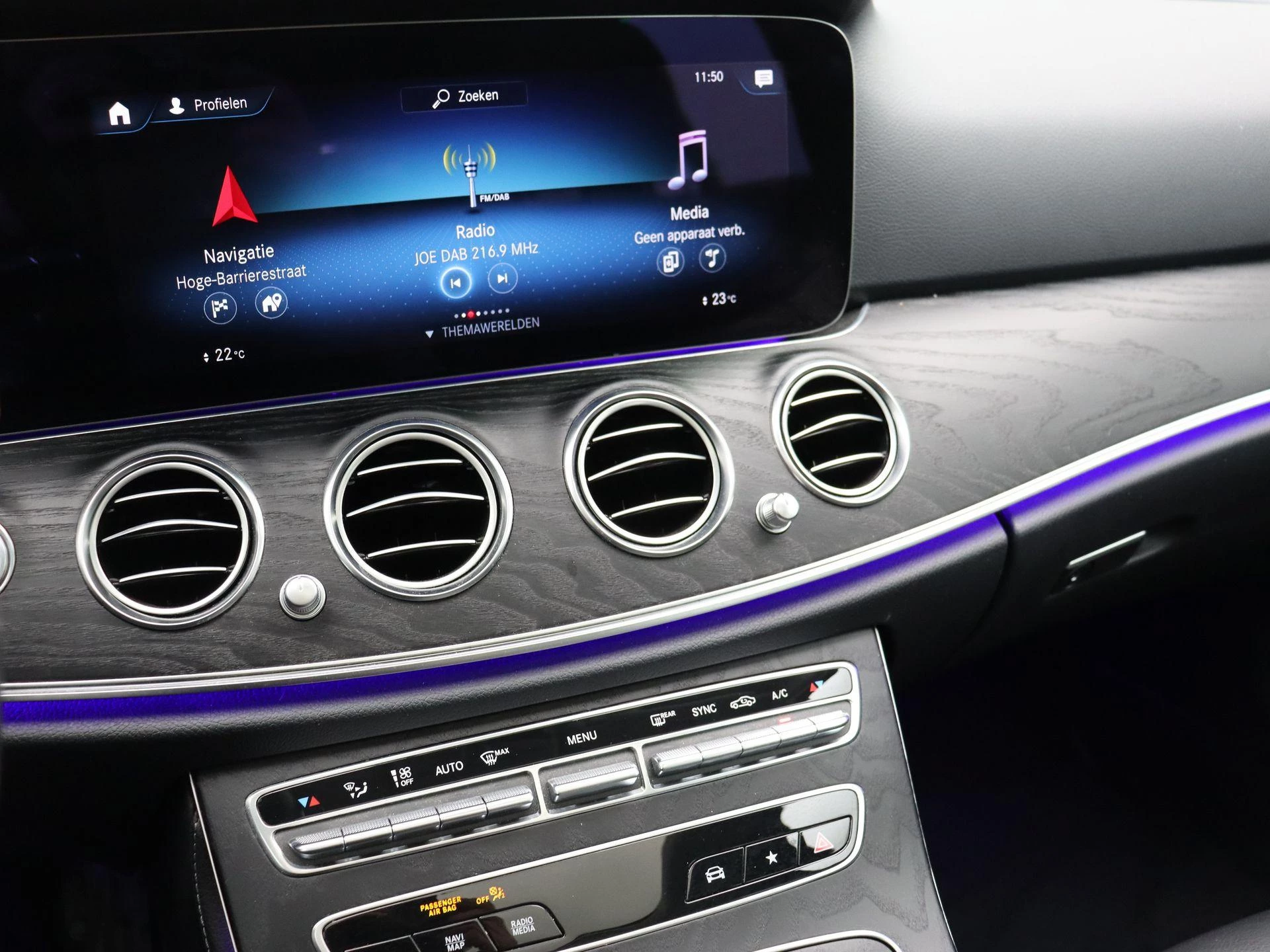 Mercedes-Benz Classe E 200 Business Solution Estate + LEDER + PANO DAK + BURMESTER + TREKHAAK +360VIEW