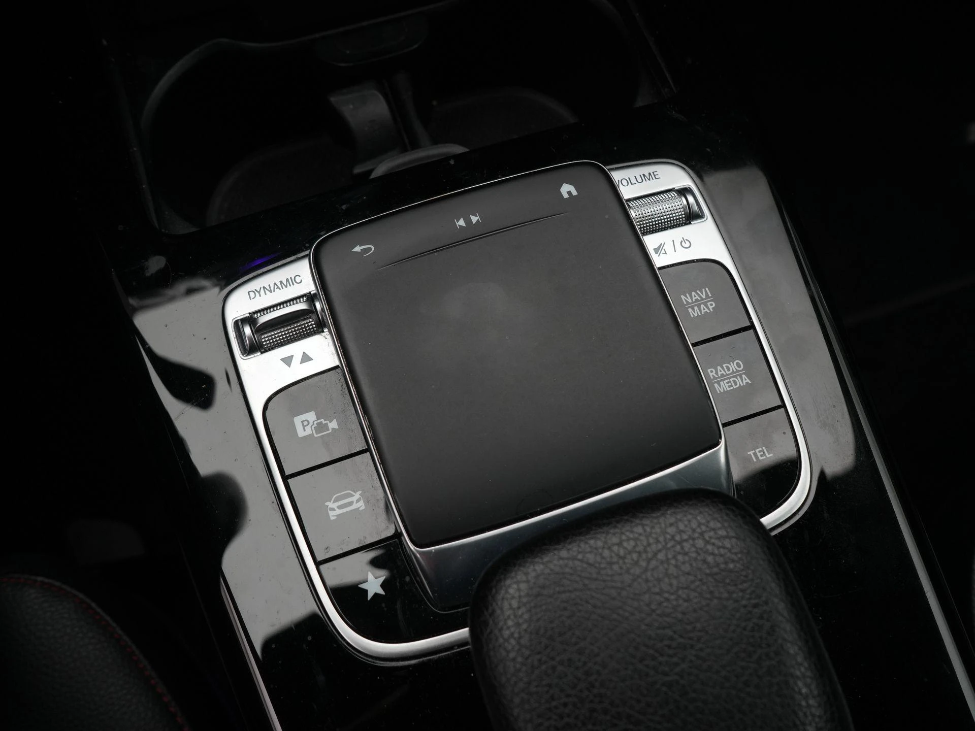 Mercedes-Benz-CLA-image-19