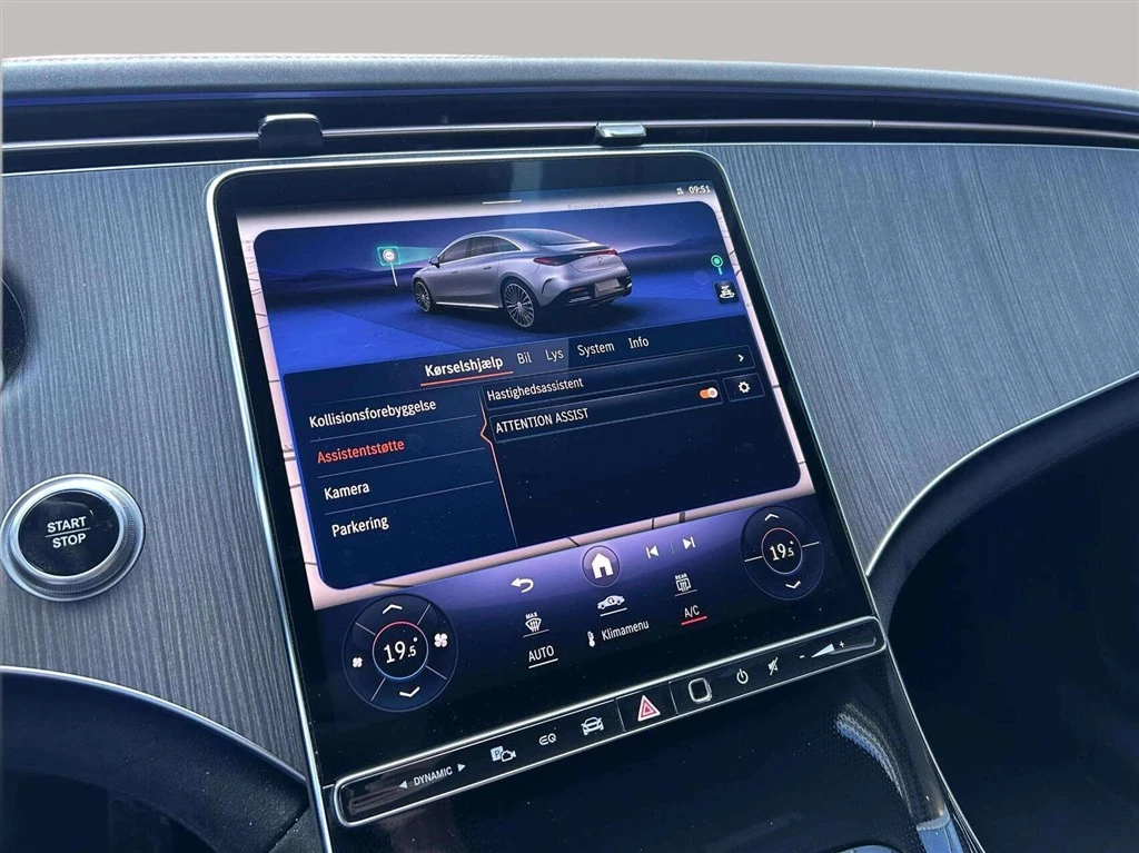 Mercedes-Benz-EQE-image-17