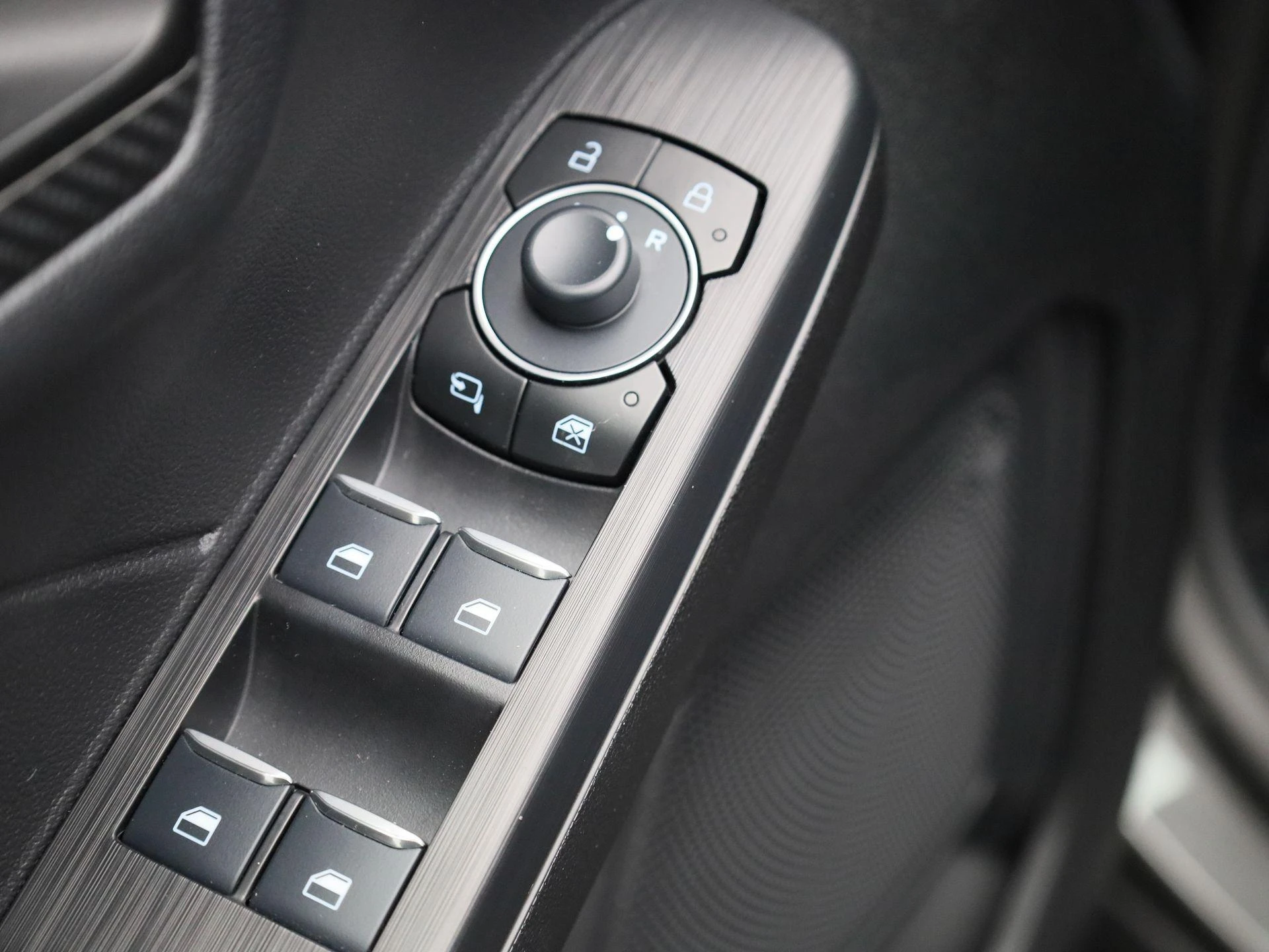 Ford-Kuga-image-30
