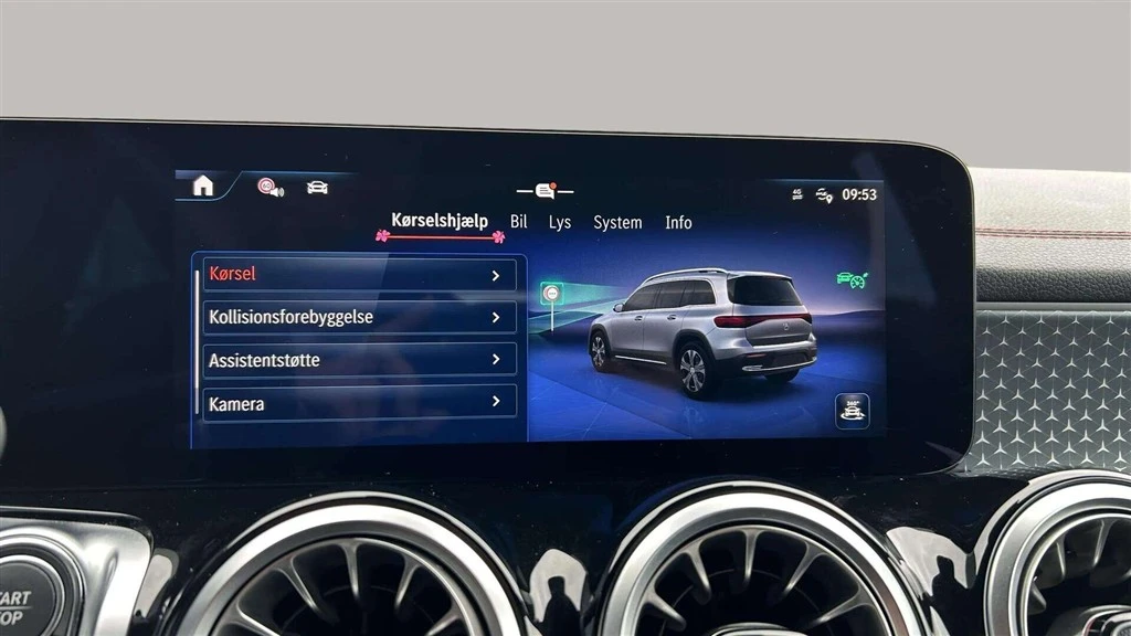 Mercedes-Benz-EQB-image-15