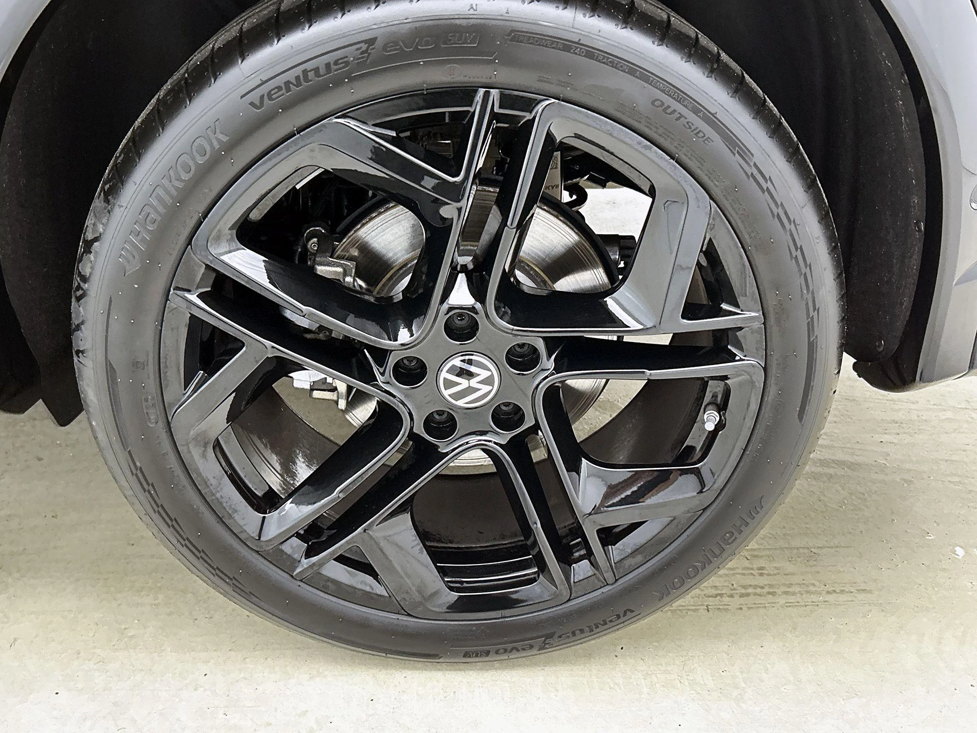 Volkswagen-Tiguan-image-48