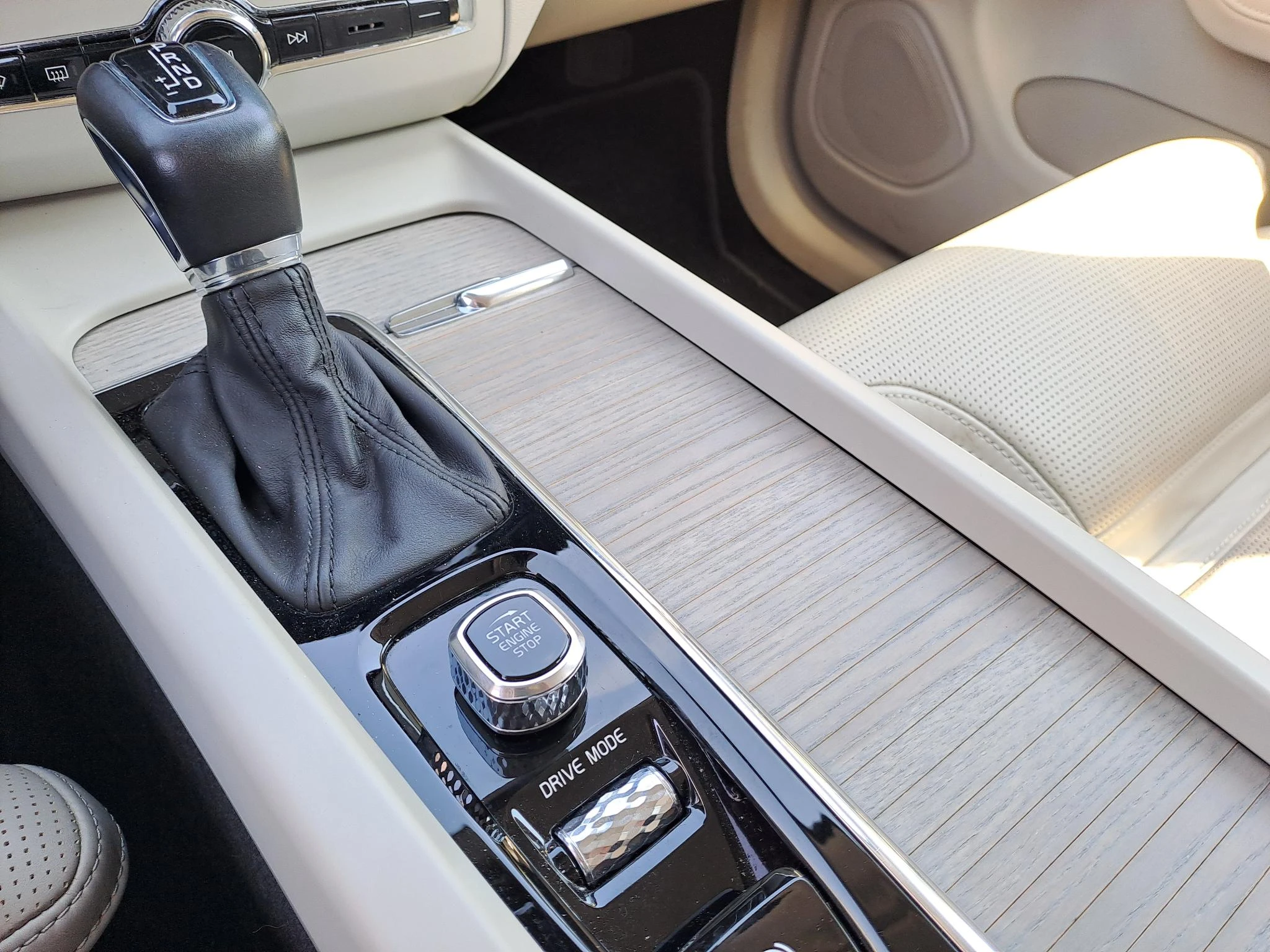 Volvo-XC60-image-20
