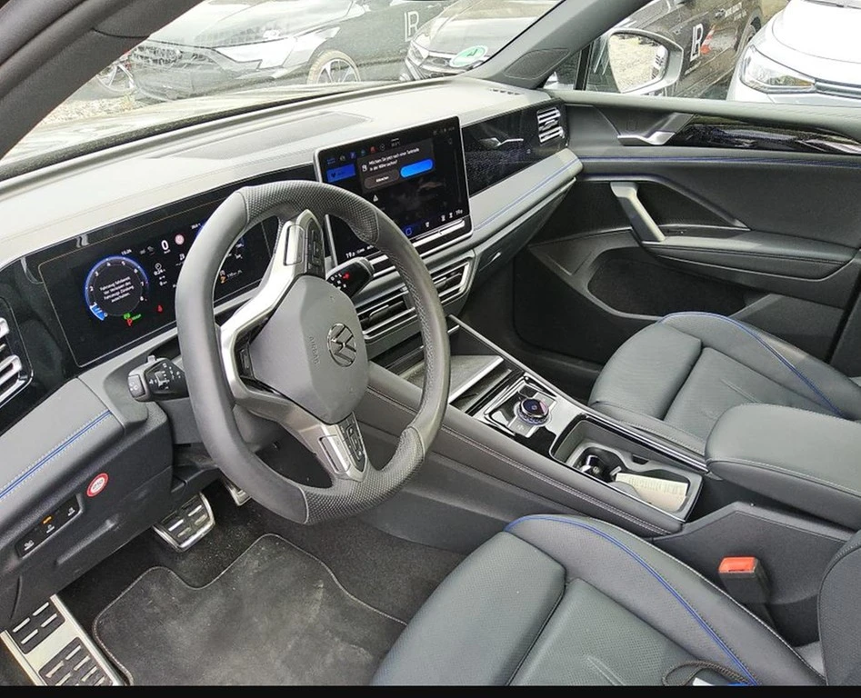 Volkswagen-Tiguan-image-2