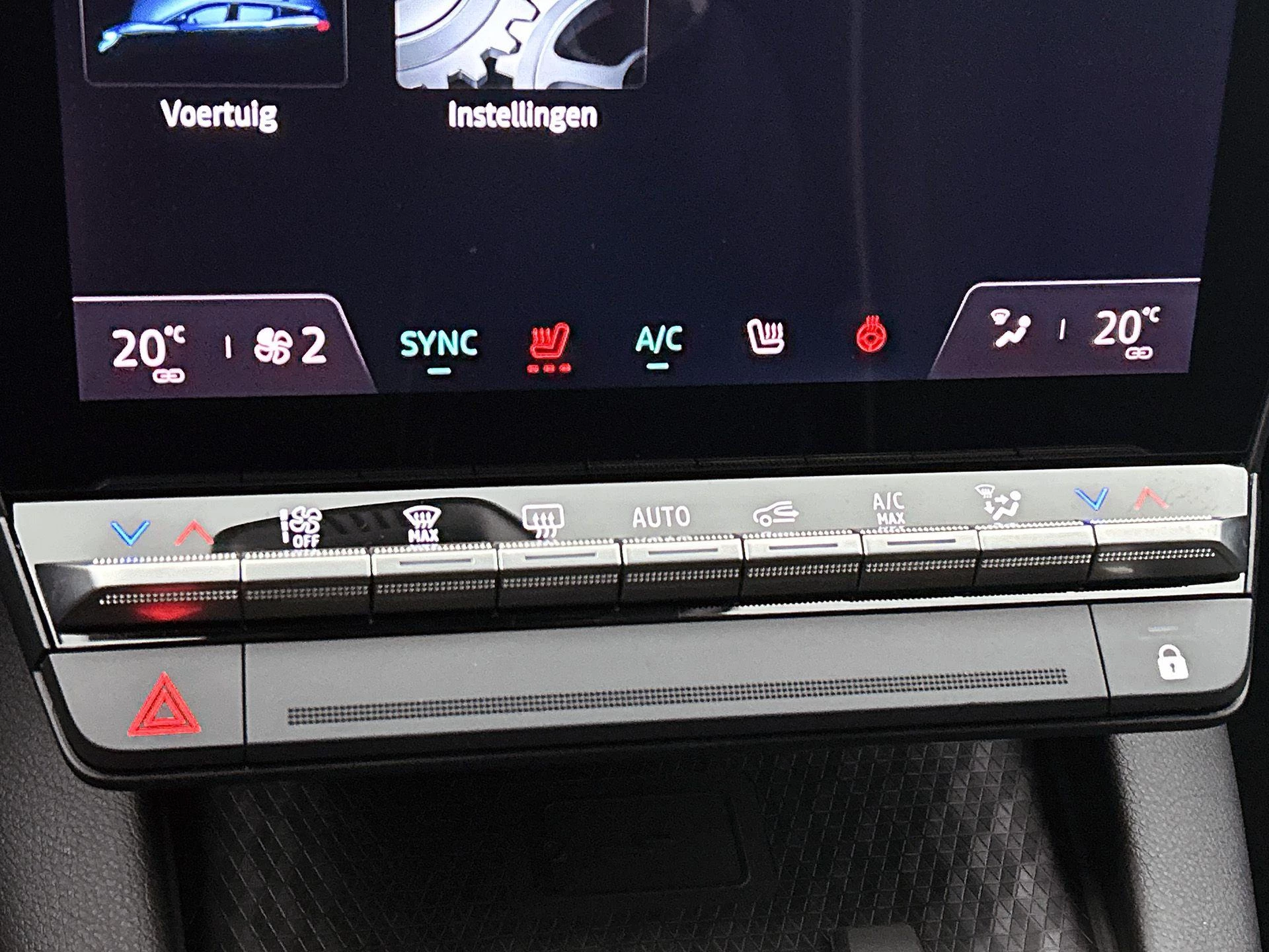 Renault-Megane E-Tech-image-27