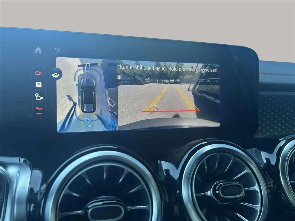 Mercedes-Benz-EQB-image-15