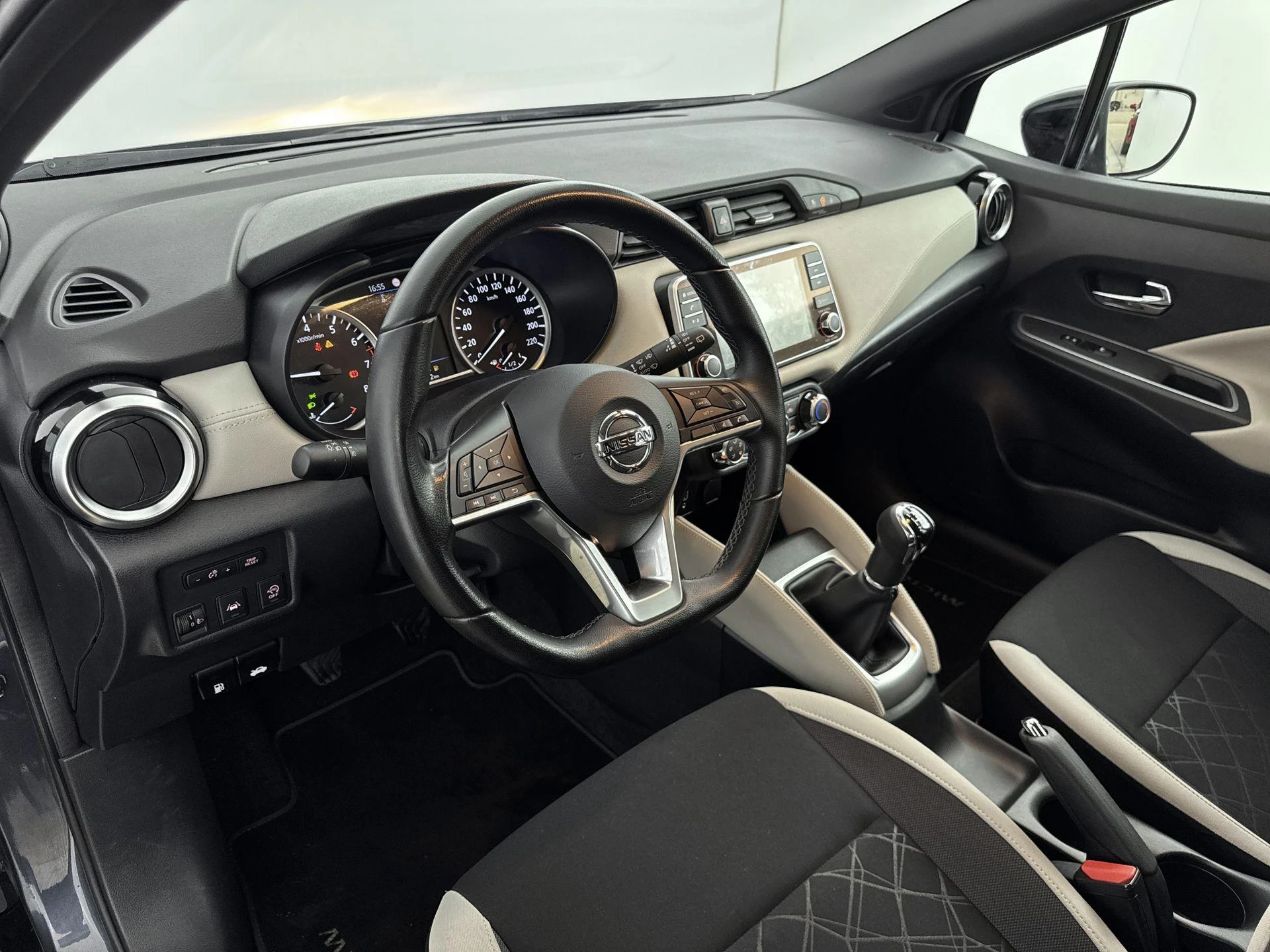 Nissan-Micra-image-8