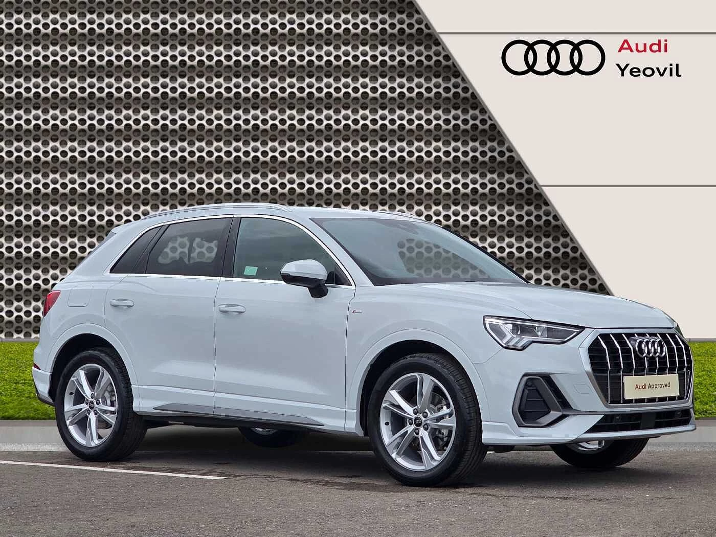 Audi-Q3-image-18