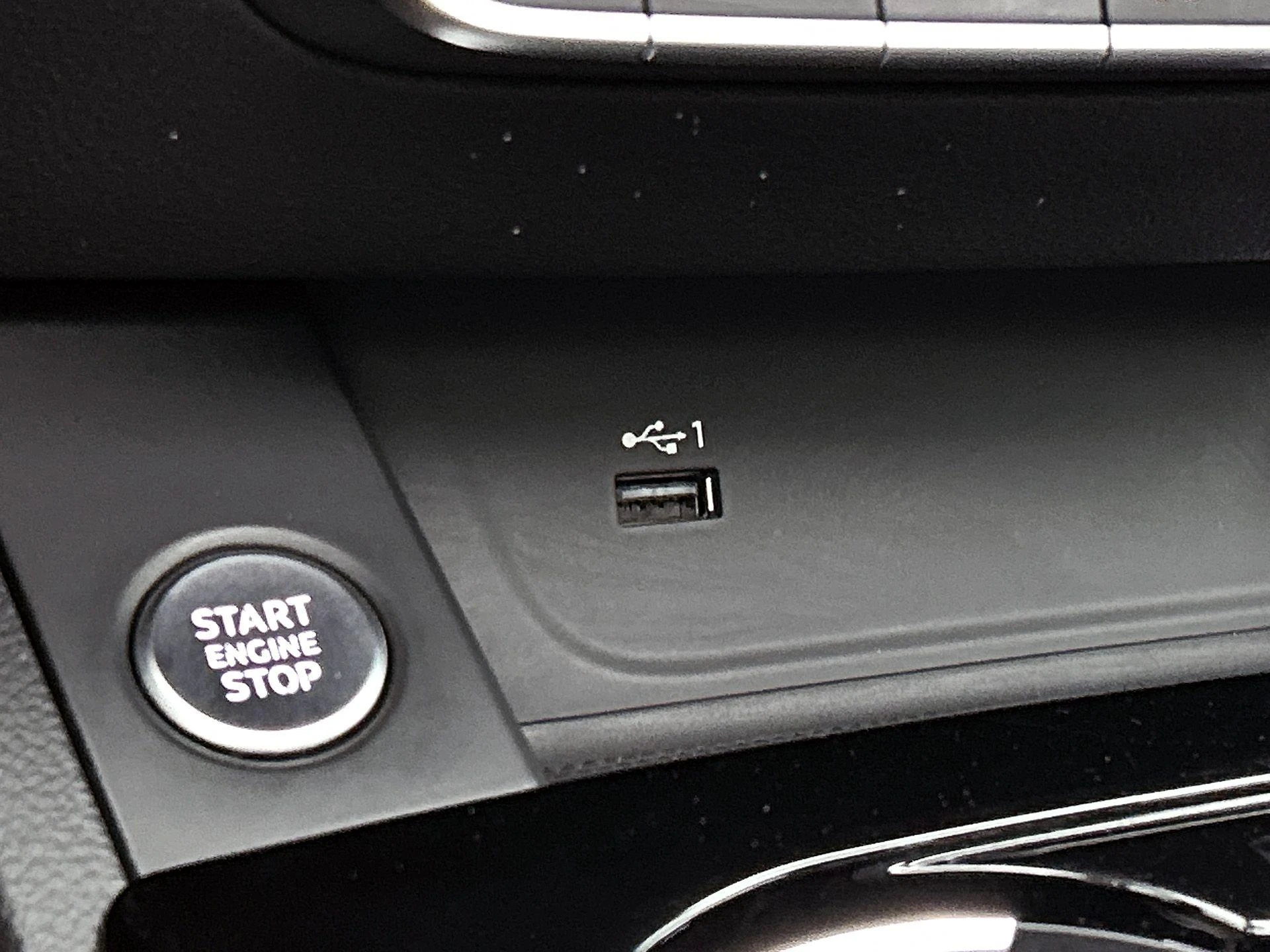 Audi A4 Avant 35 TFSI Launch edition Sport 150 PK