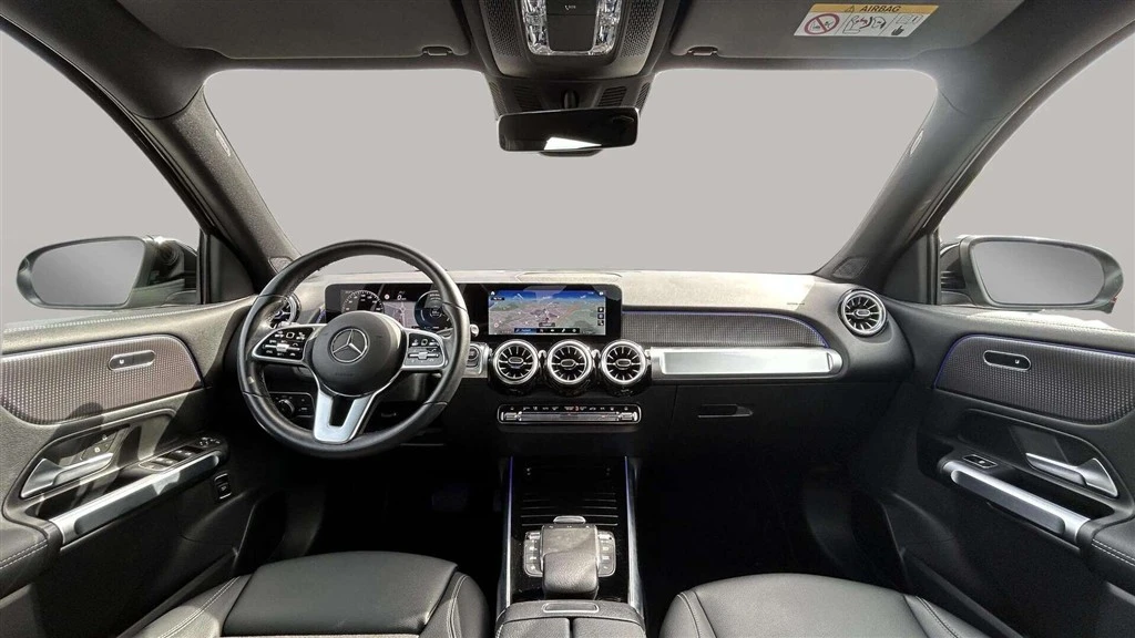 Mercedes-Benz-EQB-image-12
