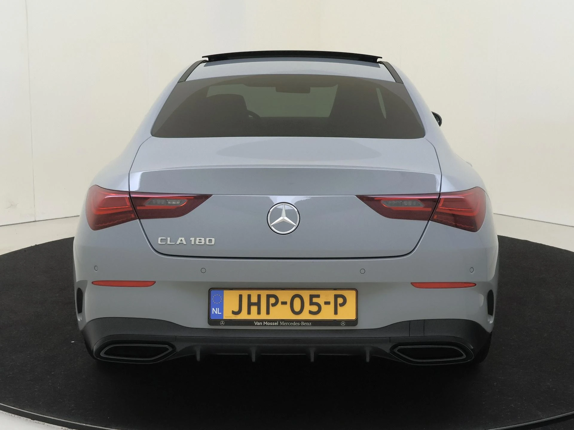 Mercedes-Benz-CLA-image-7